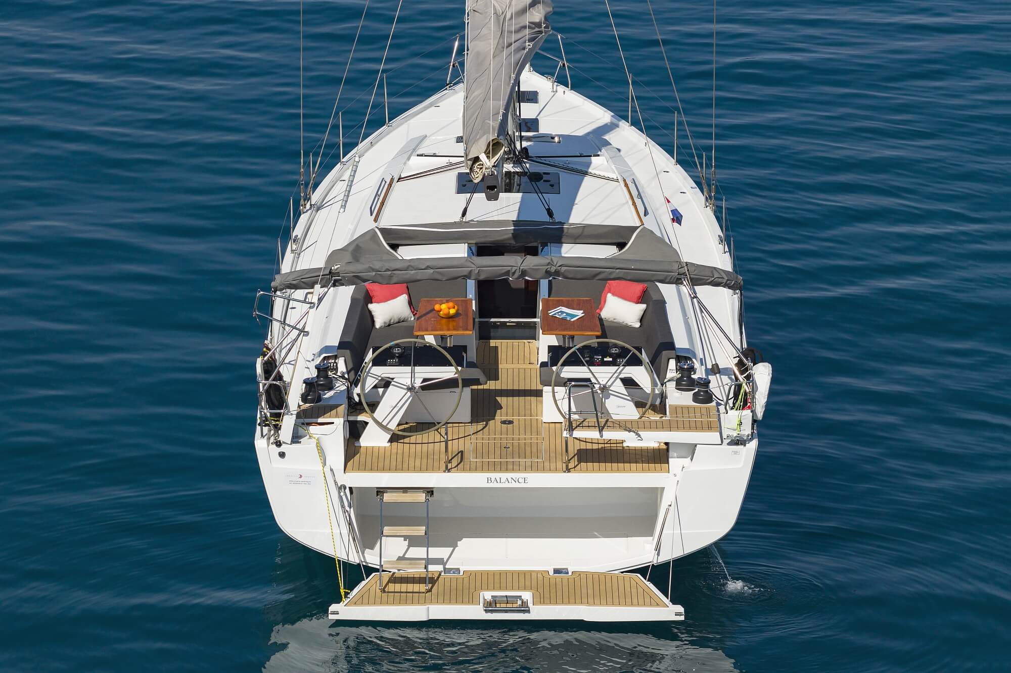 Hanse 510 - 5 + 1 cab. — photo 4