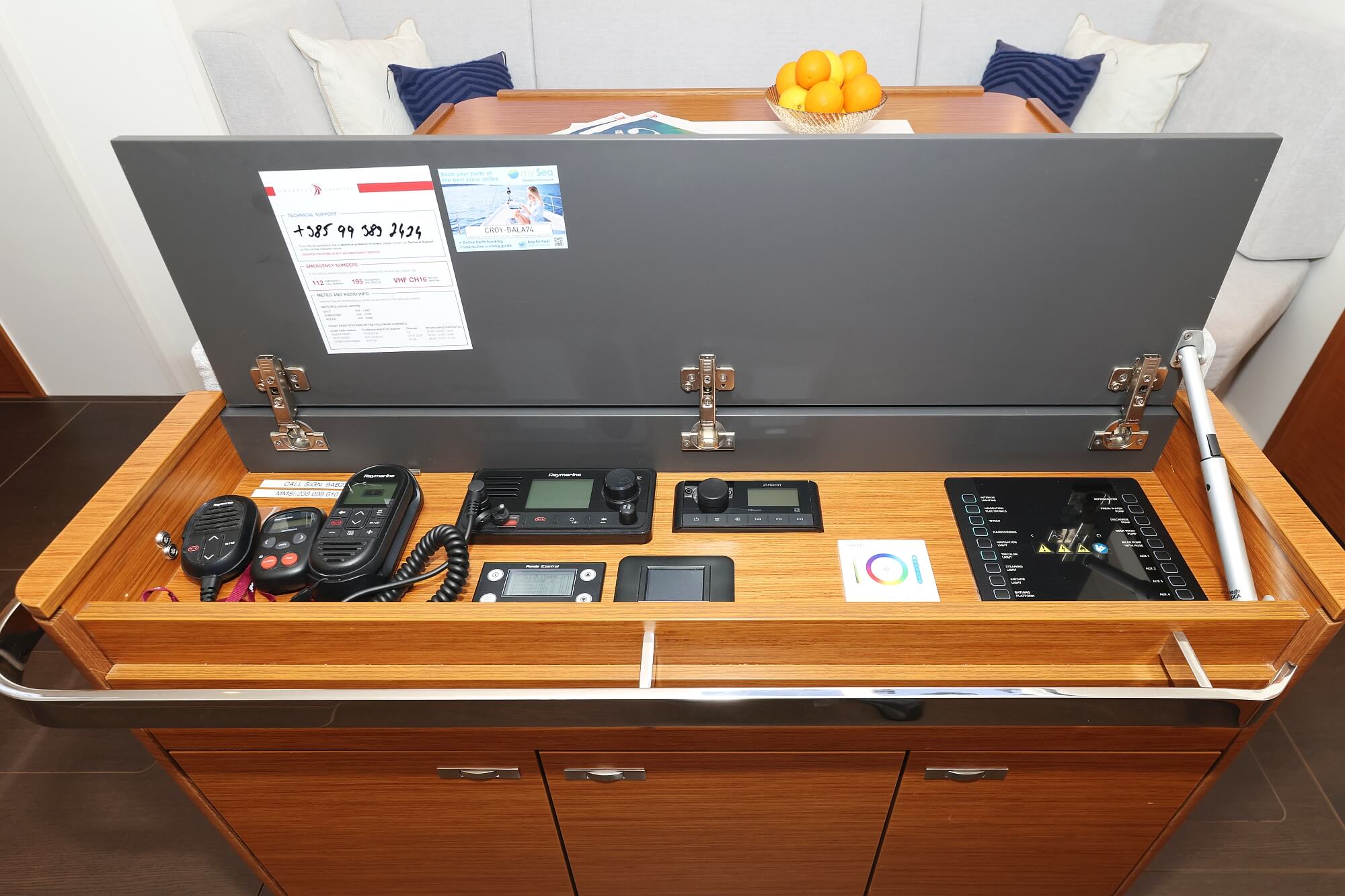 Hanse 510 - 5 + 1 cab. — photo 20
