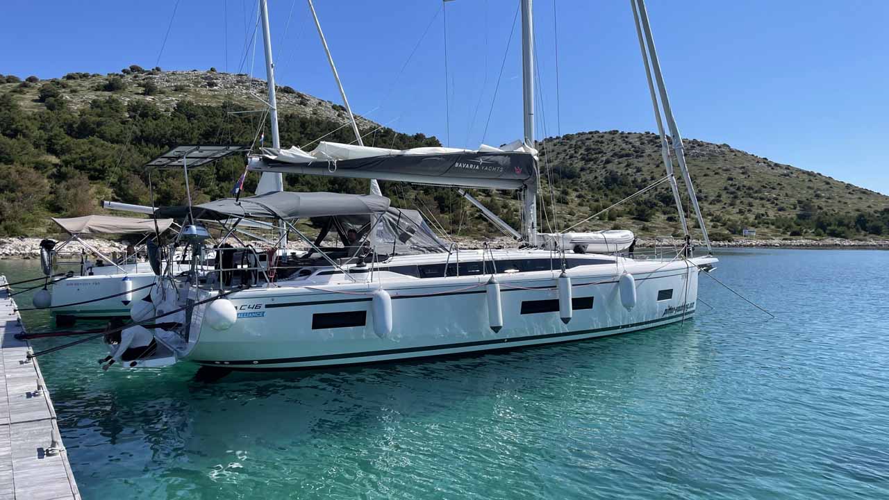 Bavaria C46 - 4 cab. — photo 4