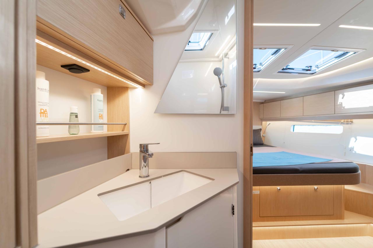 Bavaria C46 - 4 cab. — photo 21