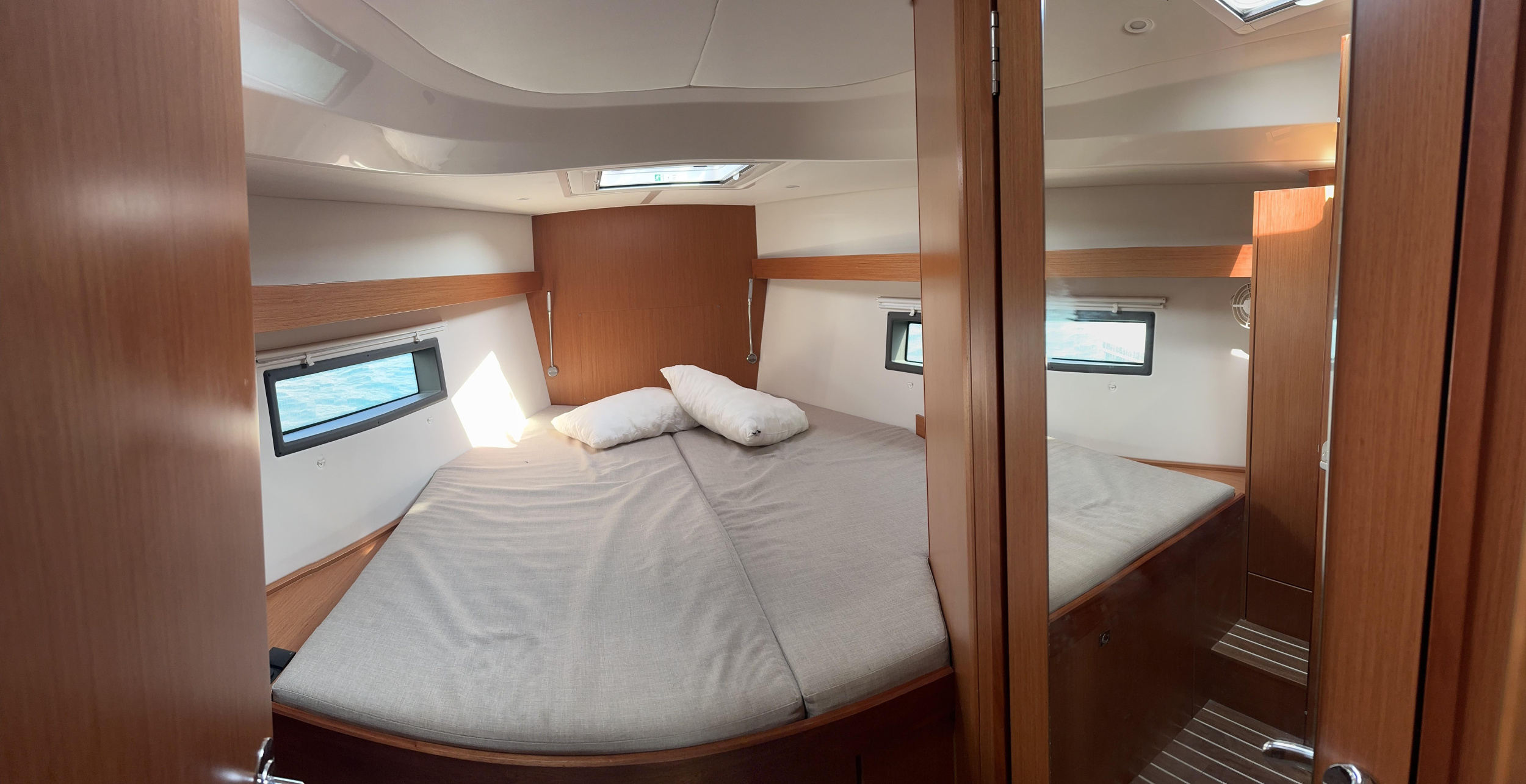 Bavaria C42 — photo 5