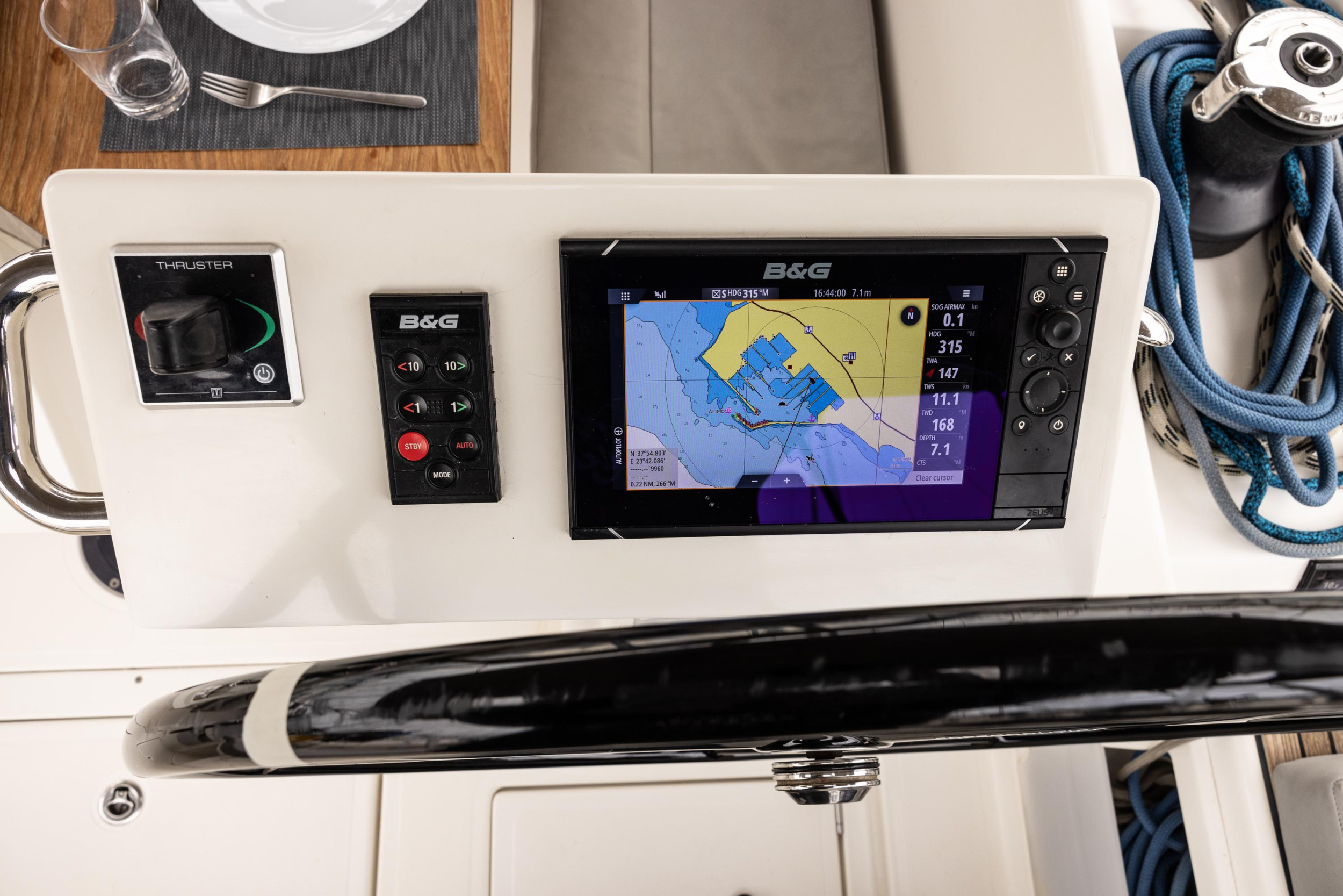 Bavaria C45 - 5 cab. — photo 9