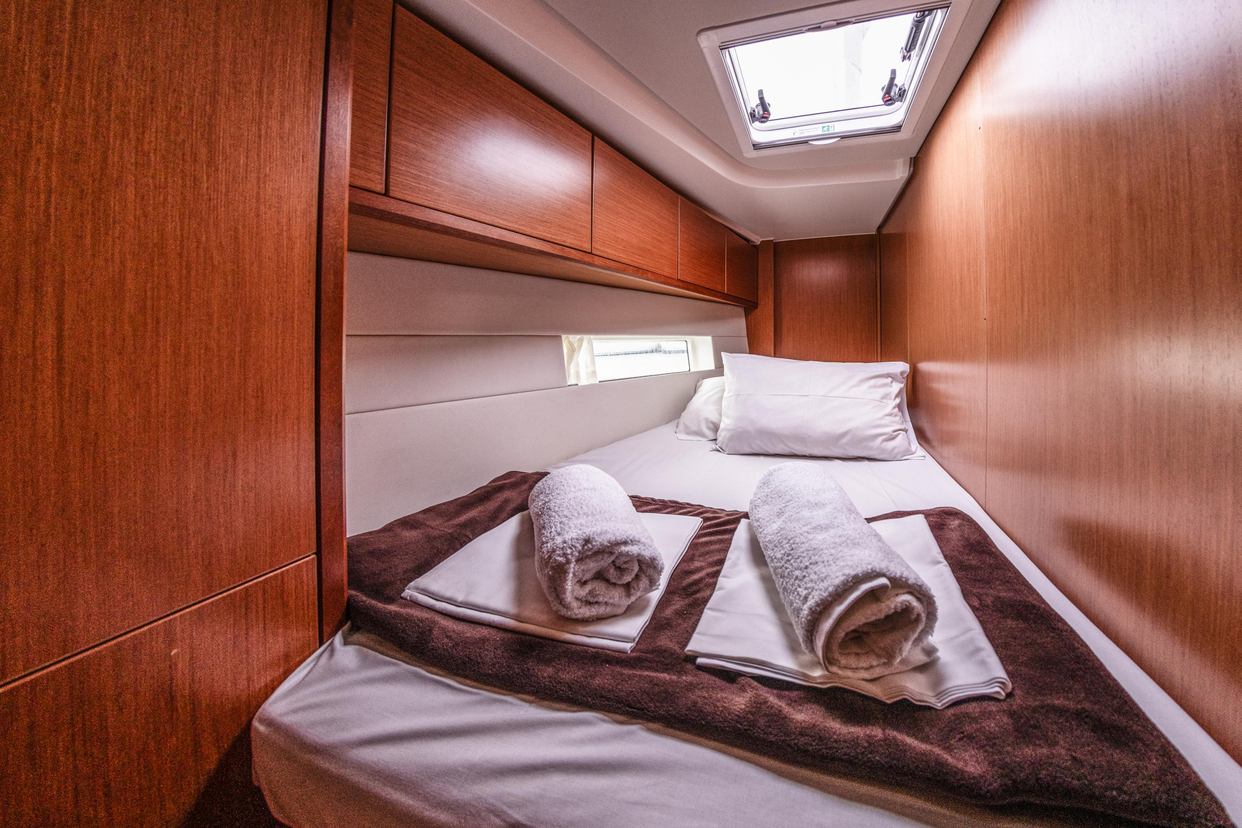Bavaria C45 - 5 cab. — photo 18