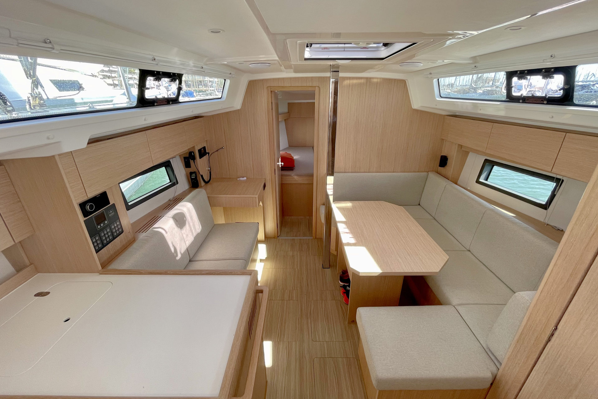 Bavaria C38 — photo 8