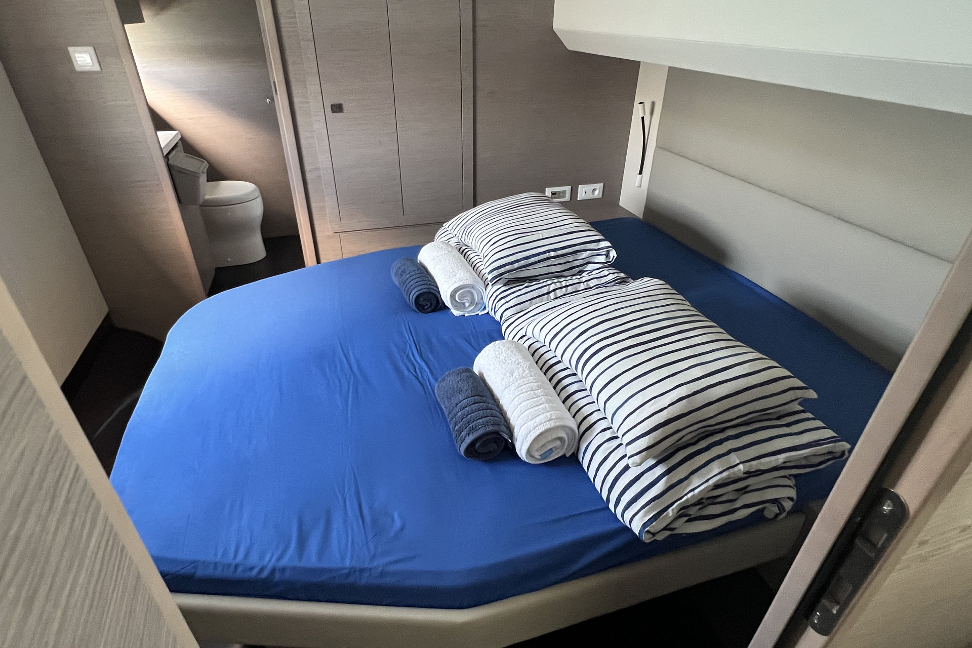 Fountaine Pajot MY6 — photo 17