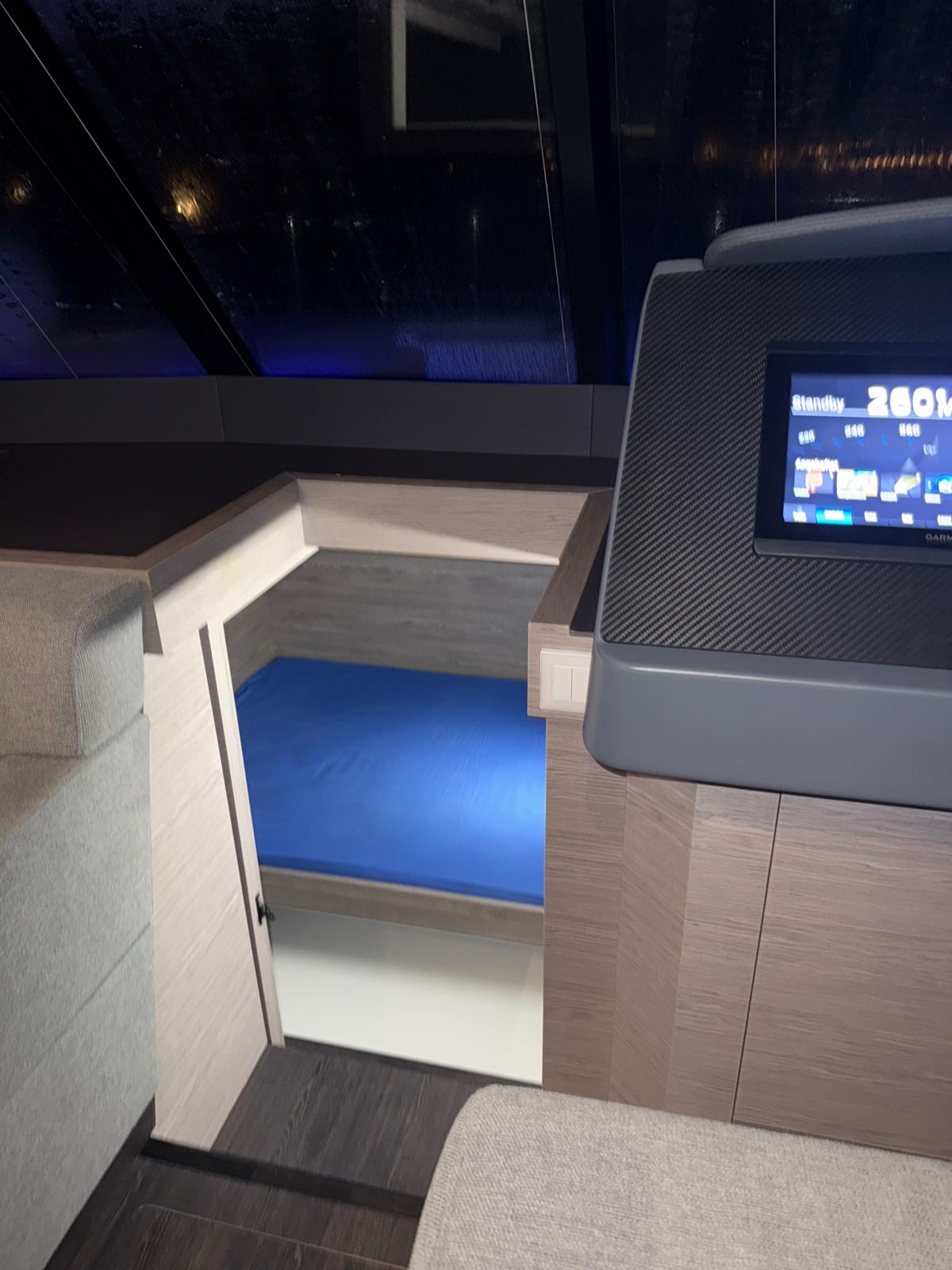 Fountaine Pajot MY6 — photo 18