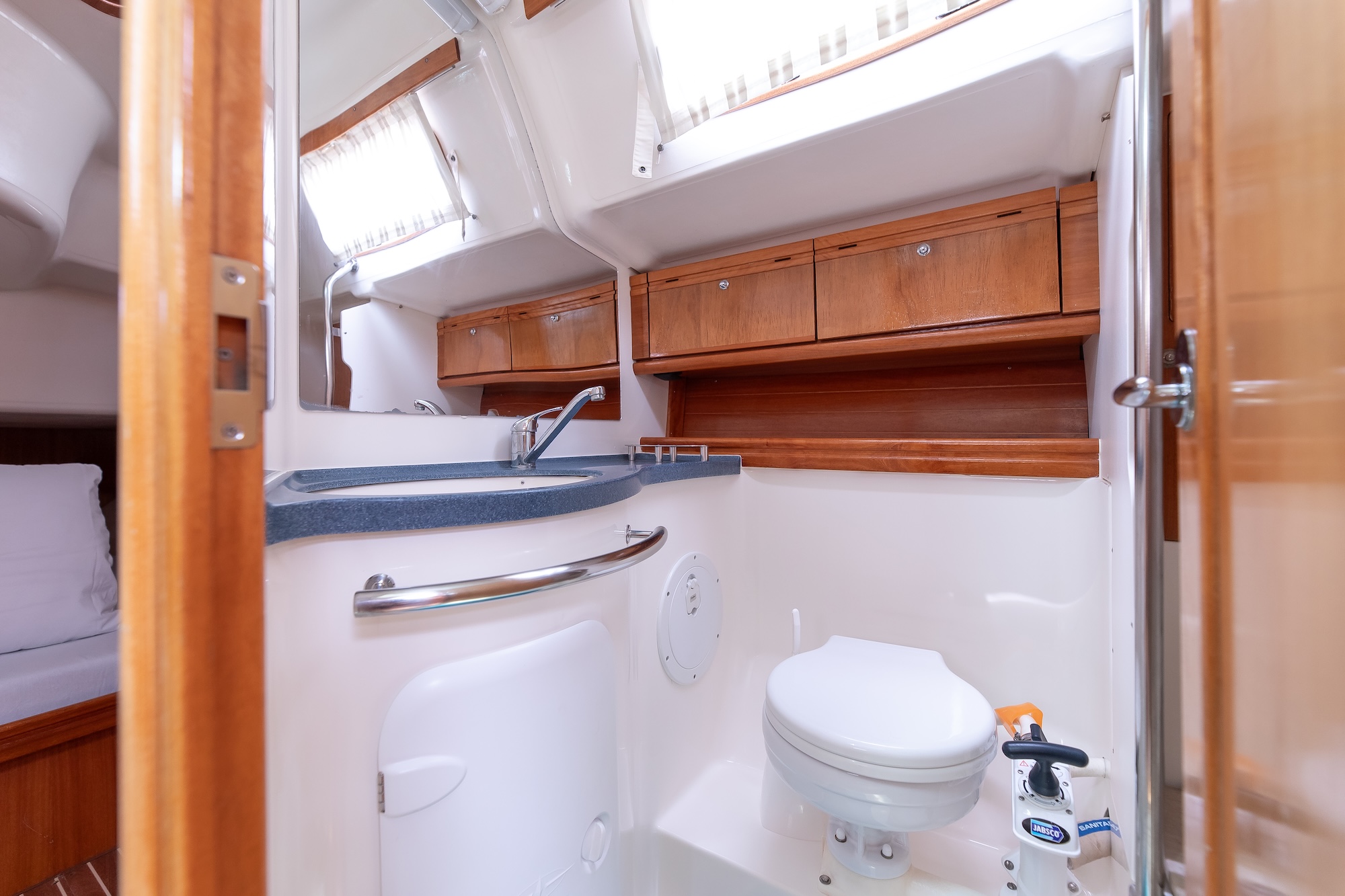 Bavaria 46 Cruiser — photo 22