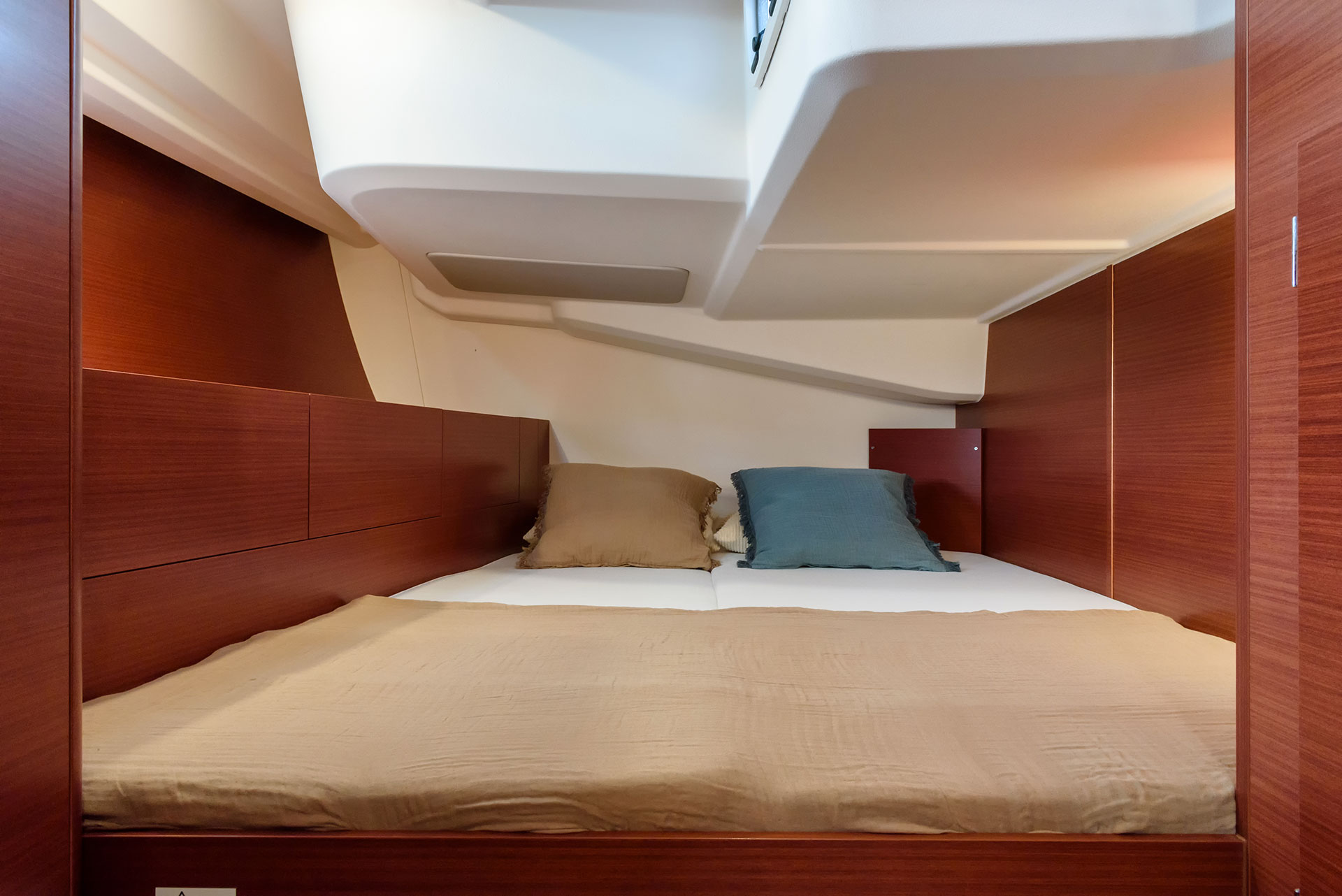 Hanse 508 - 5 + 1 cab. — photo 11