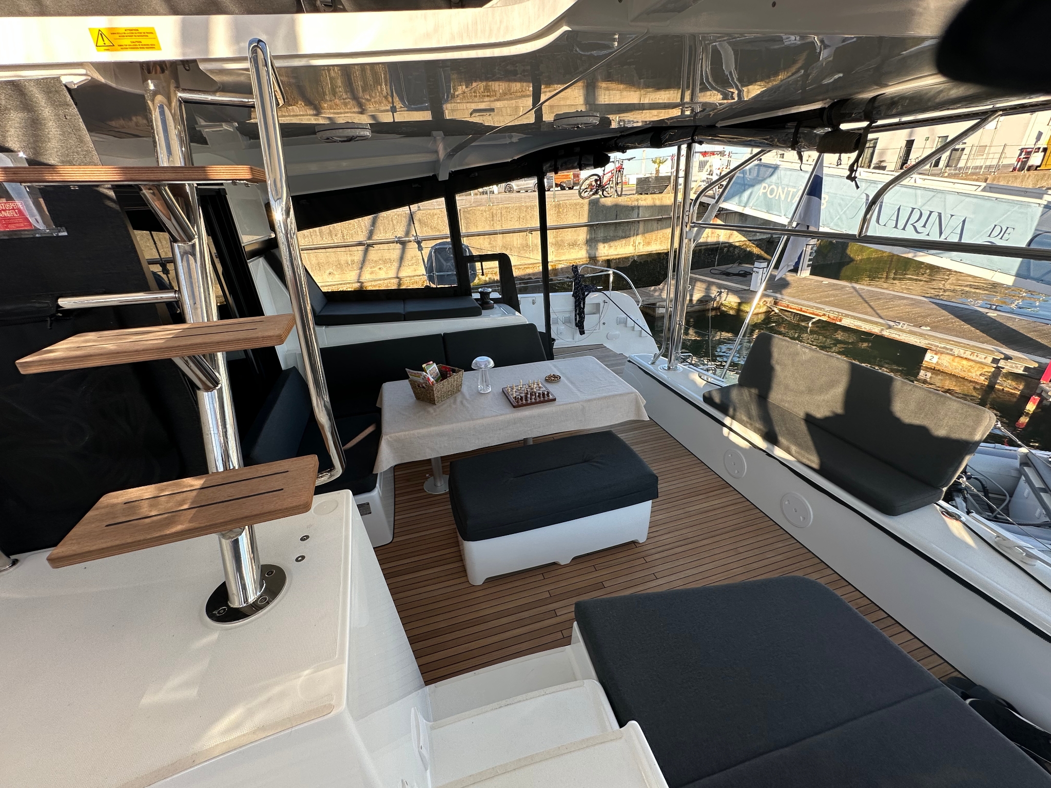 Lagoon 42 - 4 + 2 cab. — photo 3
