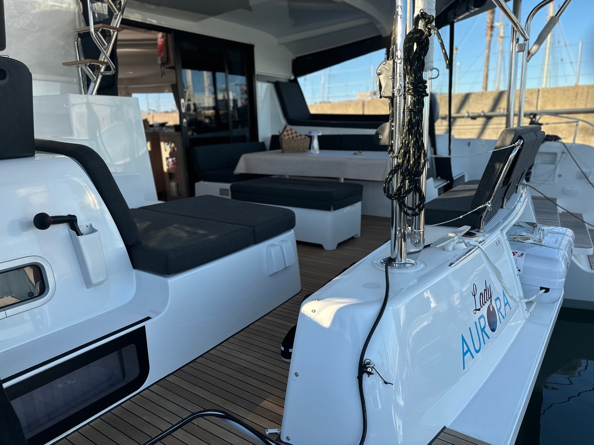 Lagoon 42 - 4 + 2 cab. — photo 7