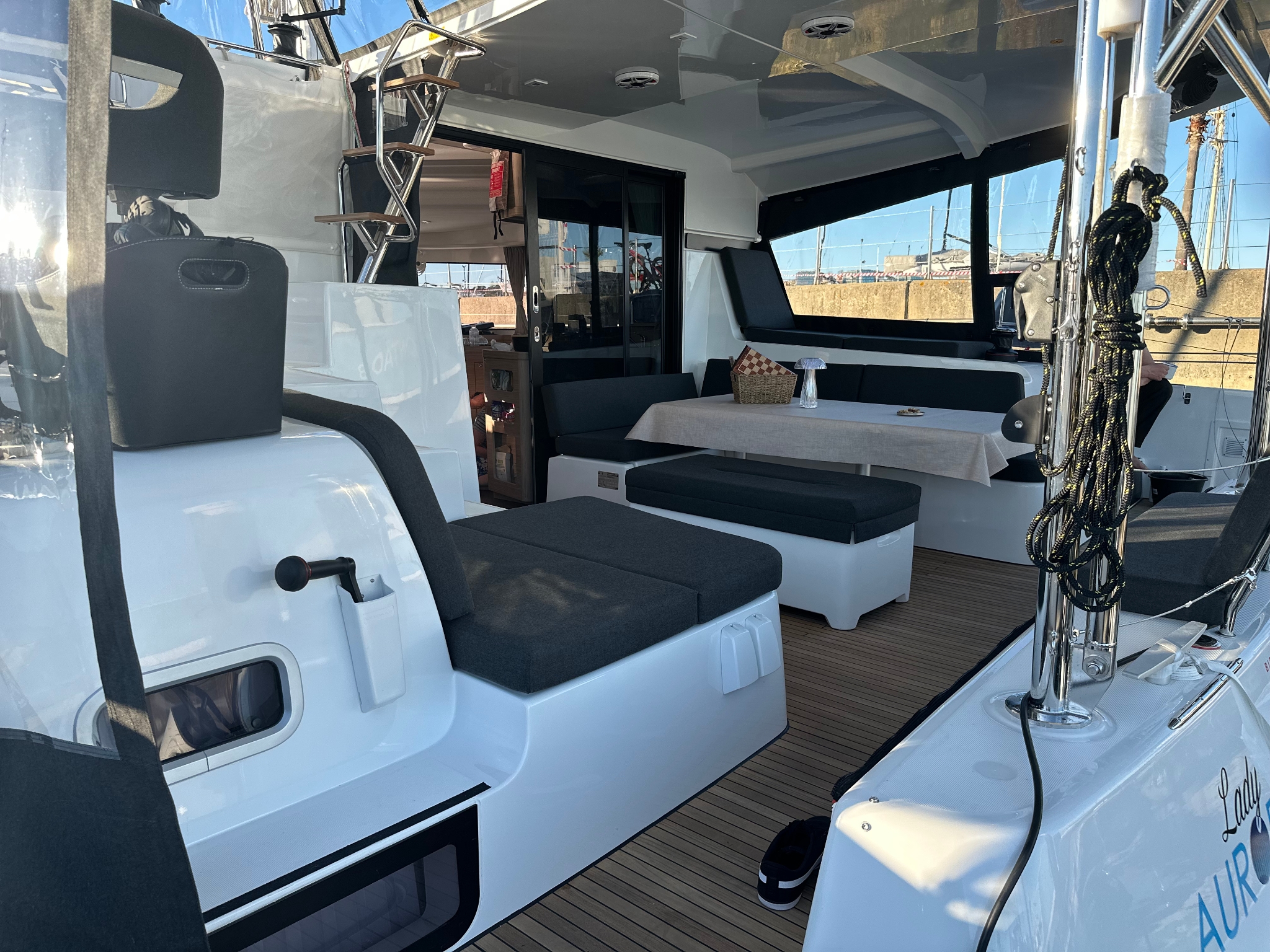 Lagoon 42 - 4 + 2 cab. — photo 8