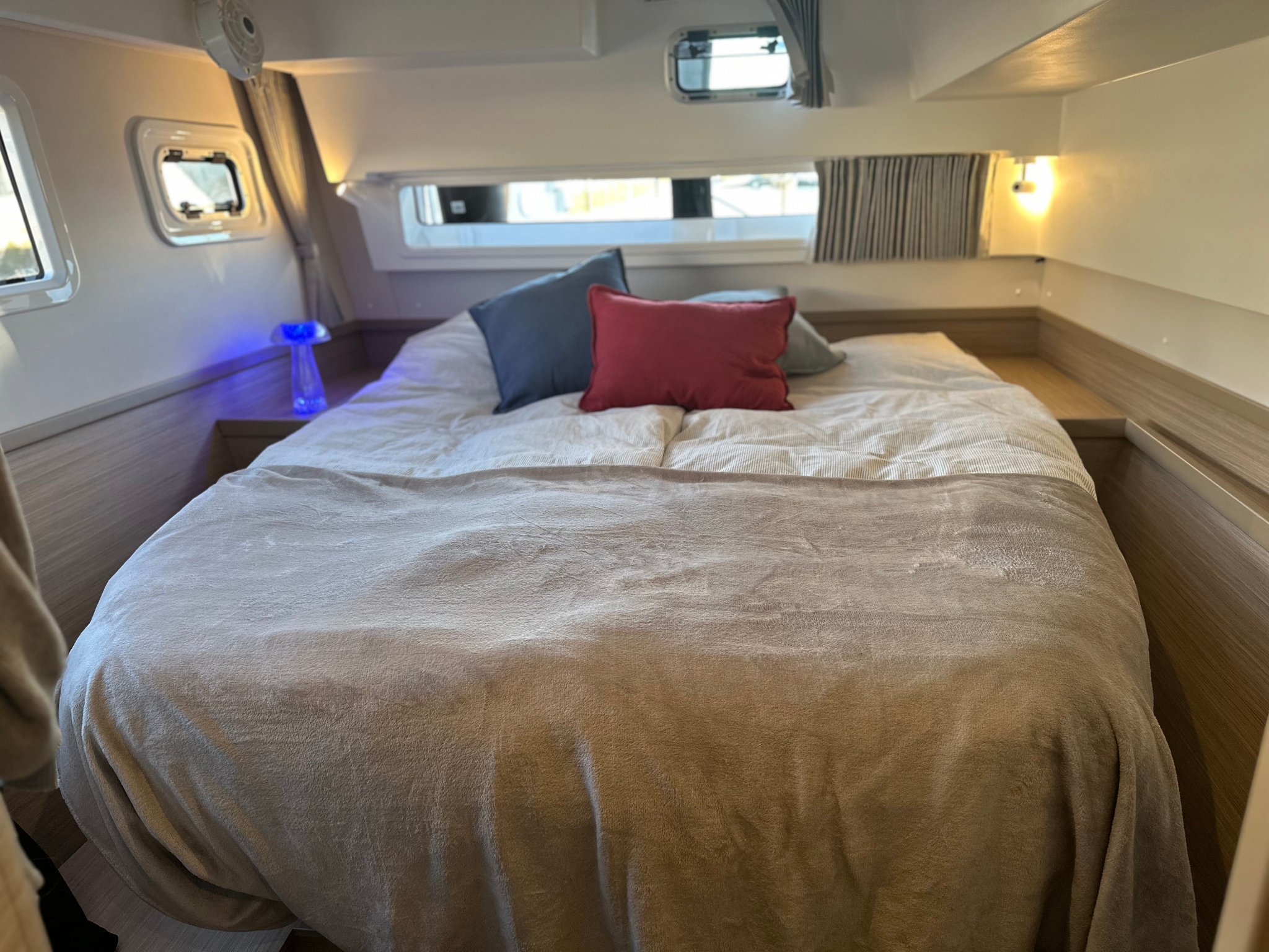 Lagoon 42 - 4 + 2 cab. — photo 20