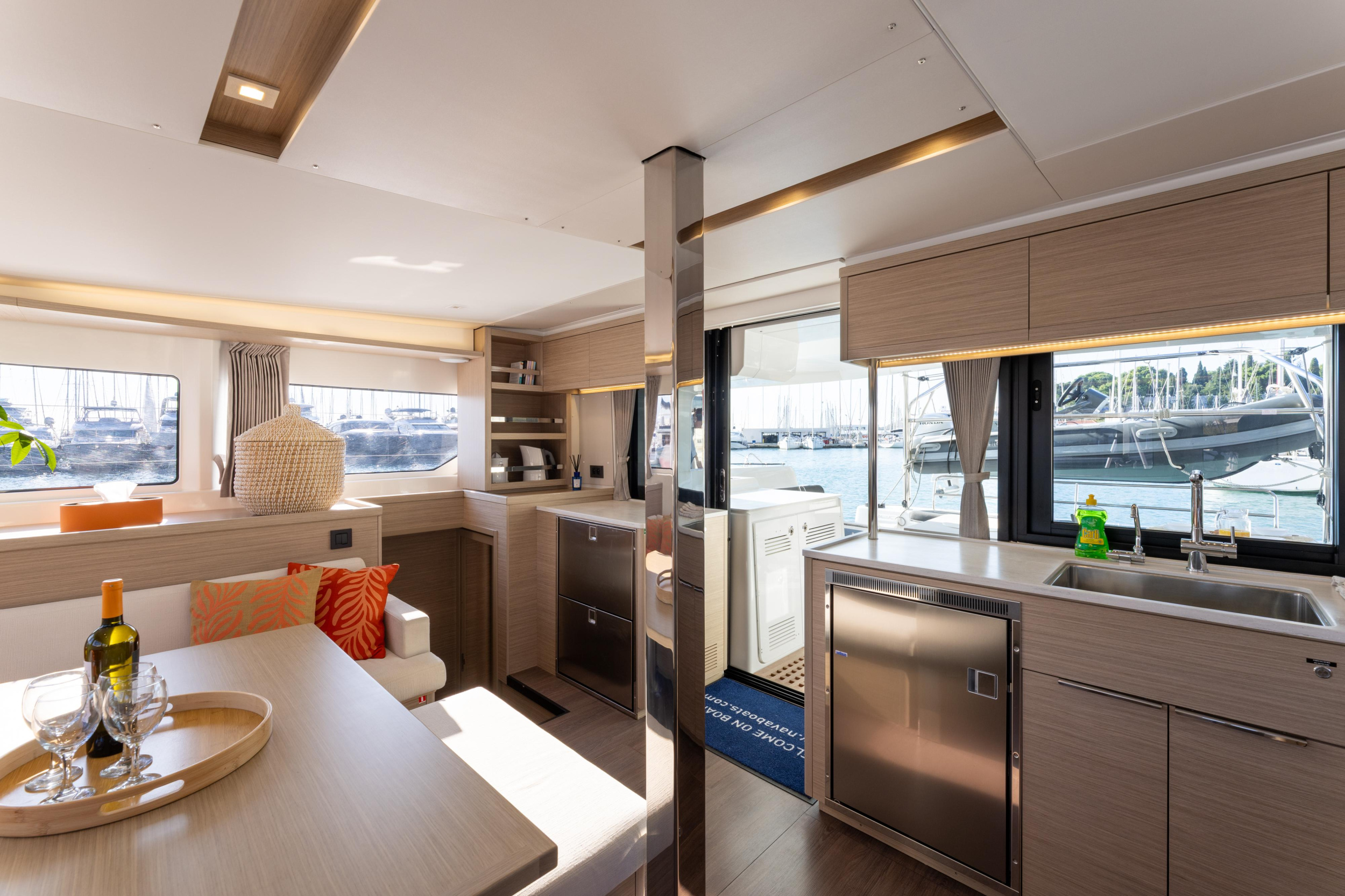 Lagoon 46 - 4 + 2 cab. — photo 12