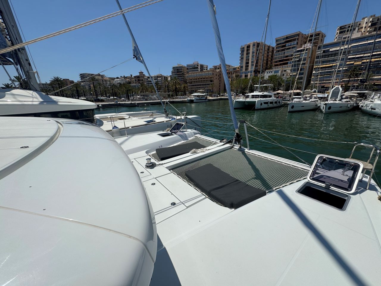Lagoon 42 - 4 cab. — photo 4