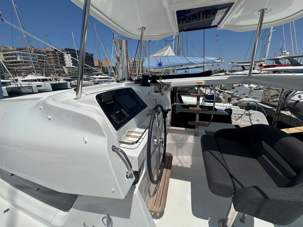 Lagoon 42 - 4 cab. — photo 5