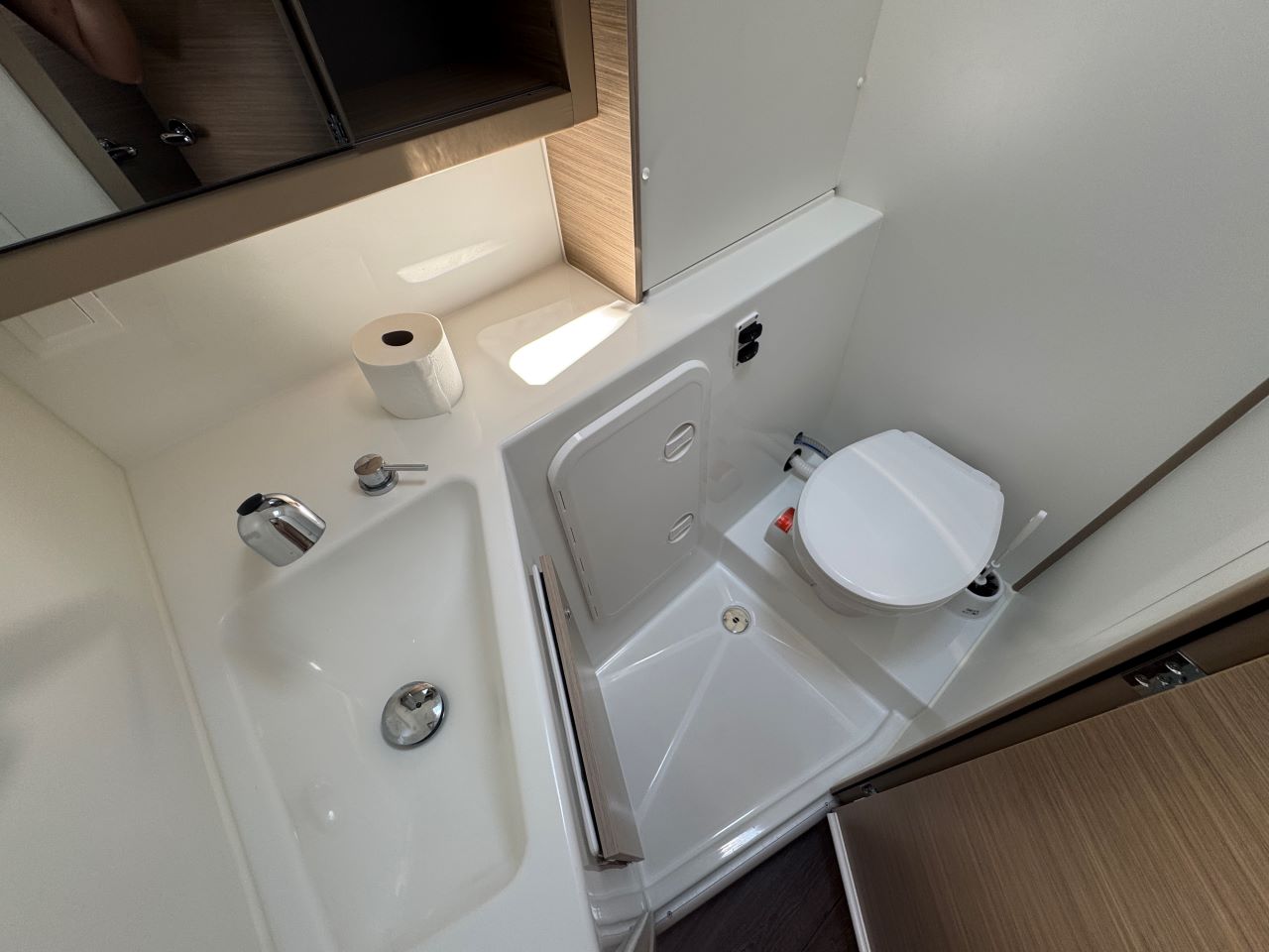 Lagoon 42 - 4 cab. — photo 13