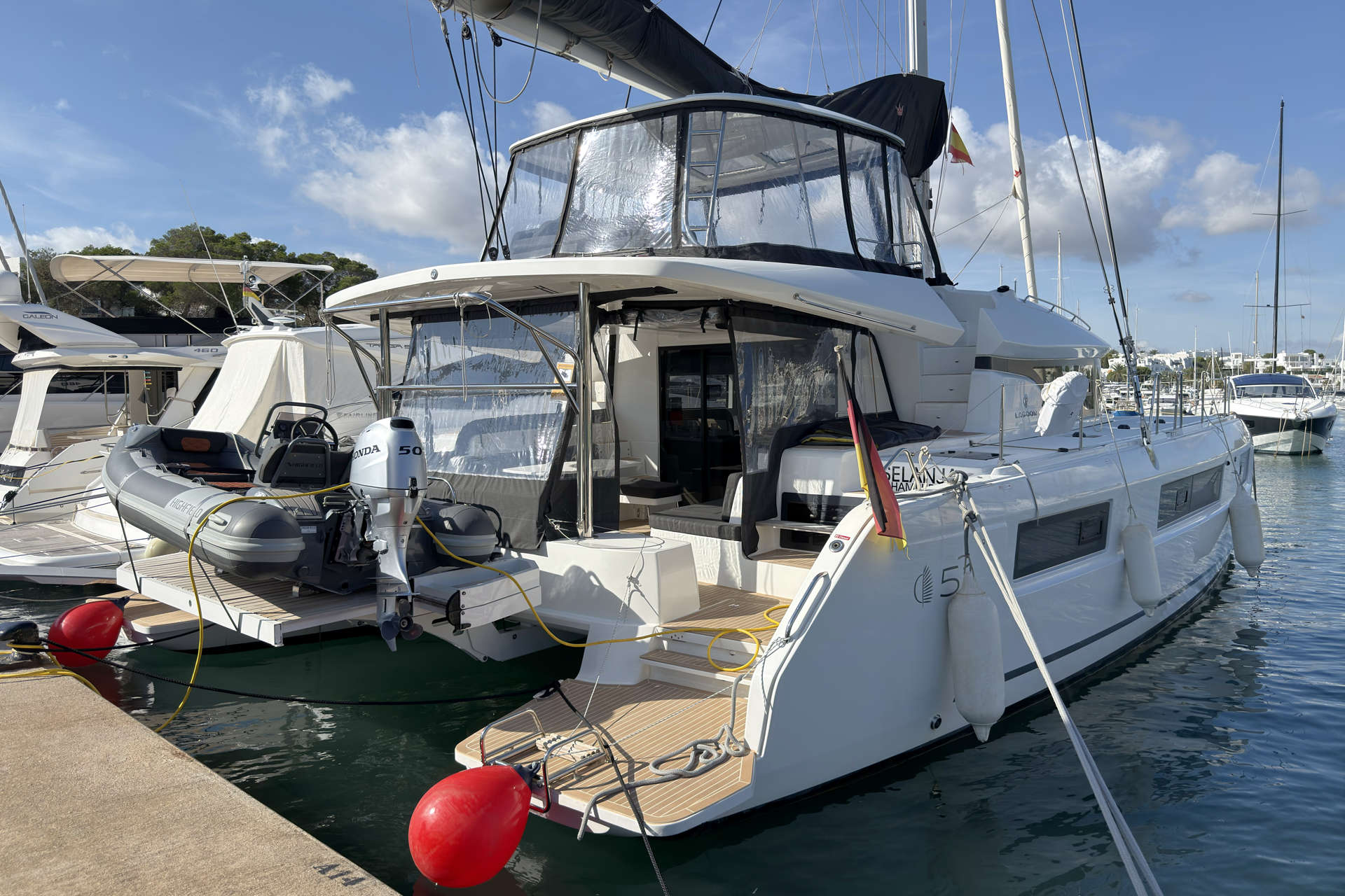 Lagoon 51 OW - 4 + 1 cab. — photo 5