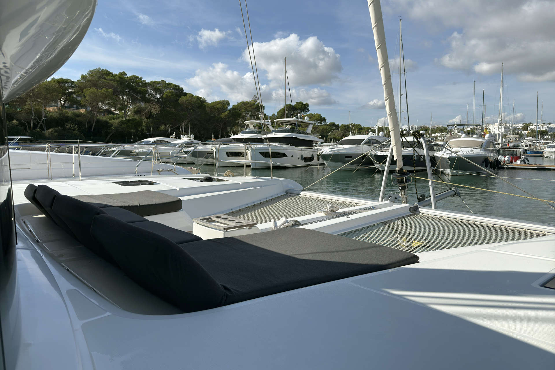 Lagoon 51 OW - 4 + 1 cab. — photo 8