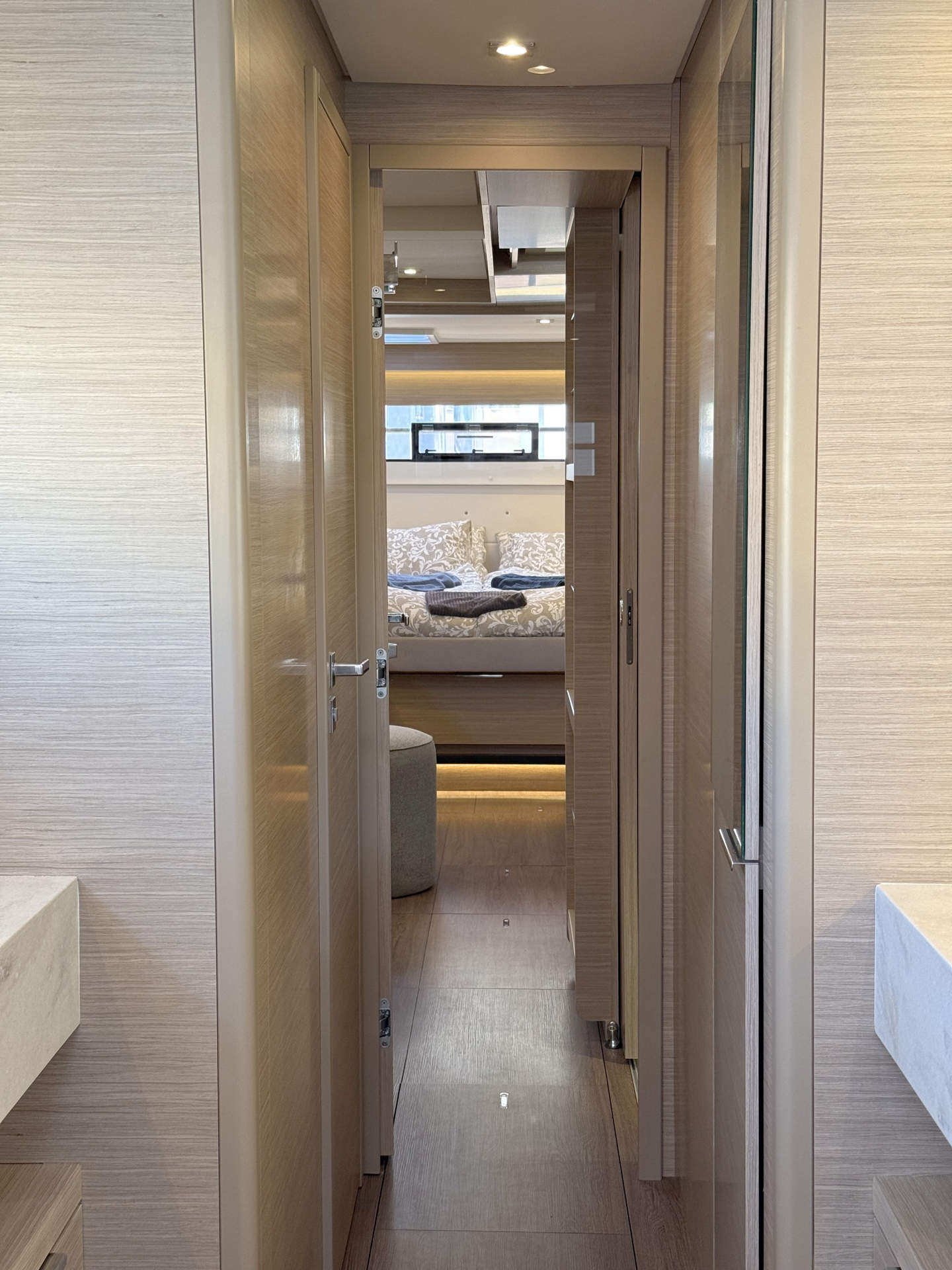 Lagoon 51 OW - 4 + 1 cab. — photo 46