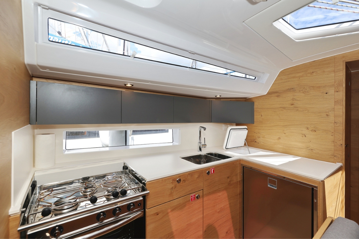 Elan Impression 45 - 4 cab. — photo 11