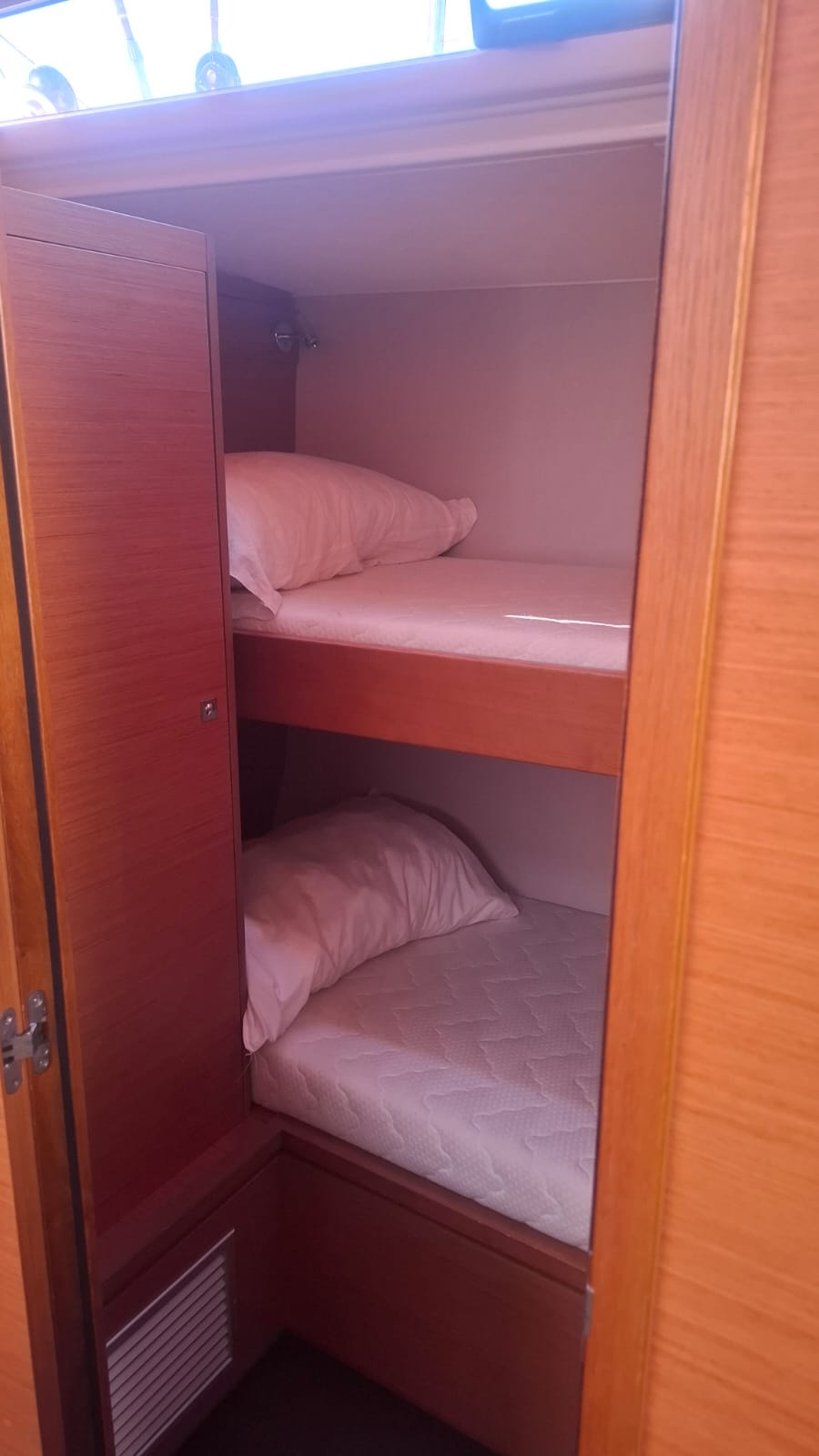 Dufour 530 - 5 + 1 cab. — photo 5
