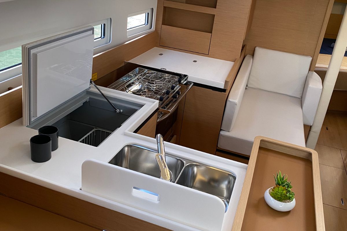 Sun Odyssey 410 - 3 cab. — photo 15