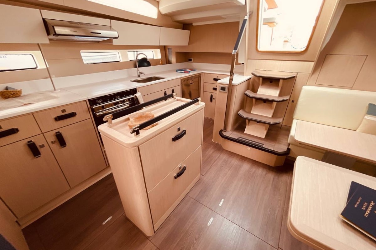 Jeanneau 55 - 3 + 1 cab. — photo 3