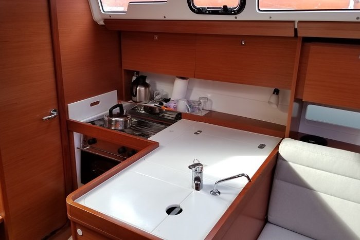 Dufour 350 GL — photo 11