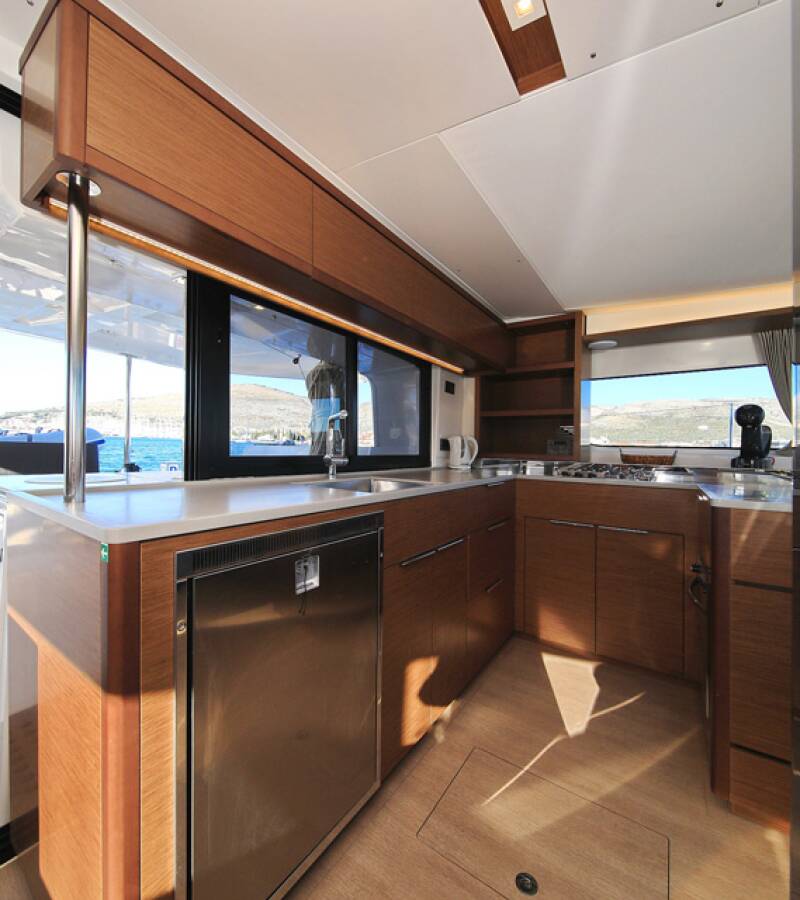 Lagoon 46 - 4 + 2 cab. — photo 8