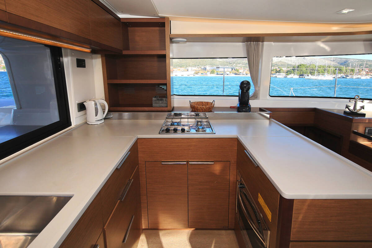Lagoon 46 - 4 + 2 cab. — photo 9
