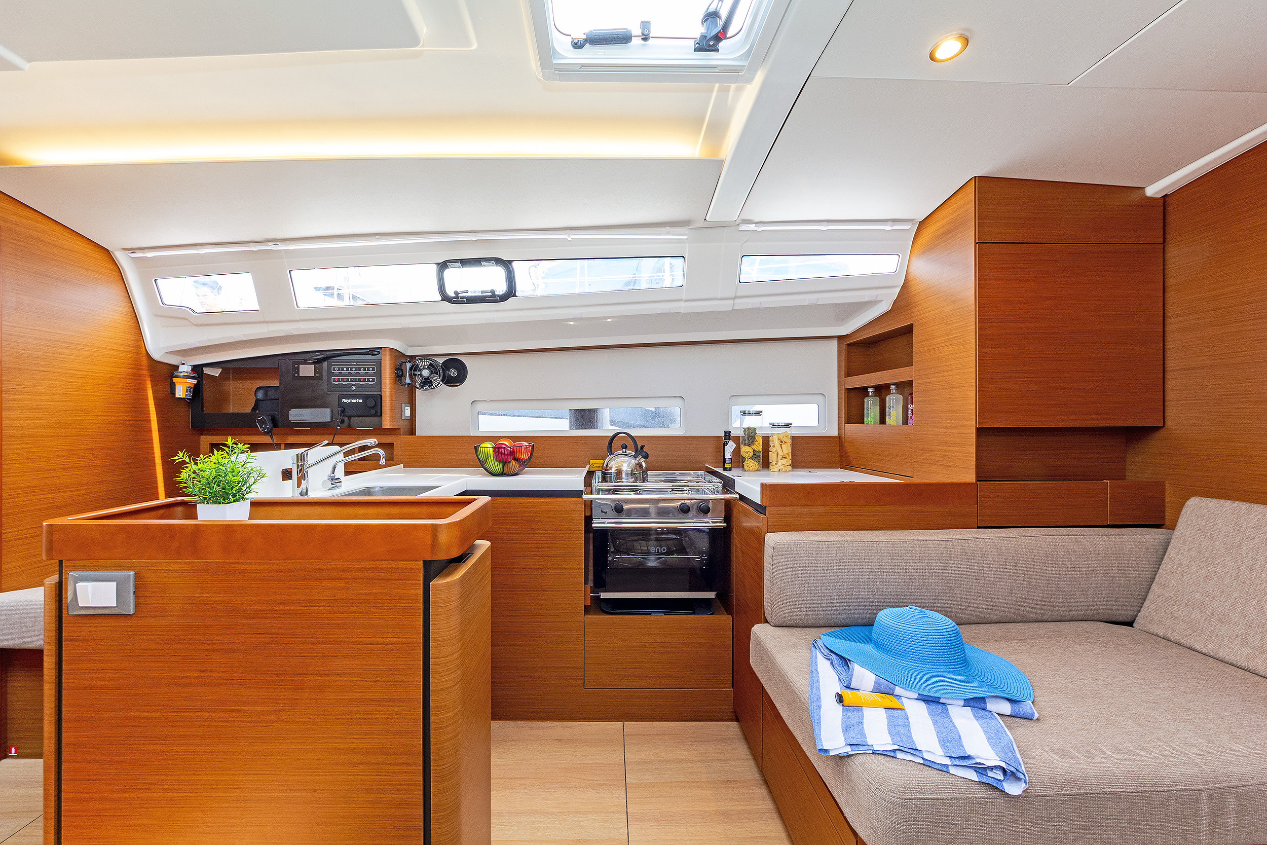 Sun Odyssey 410 - 3 cab. — photo 8