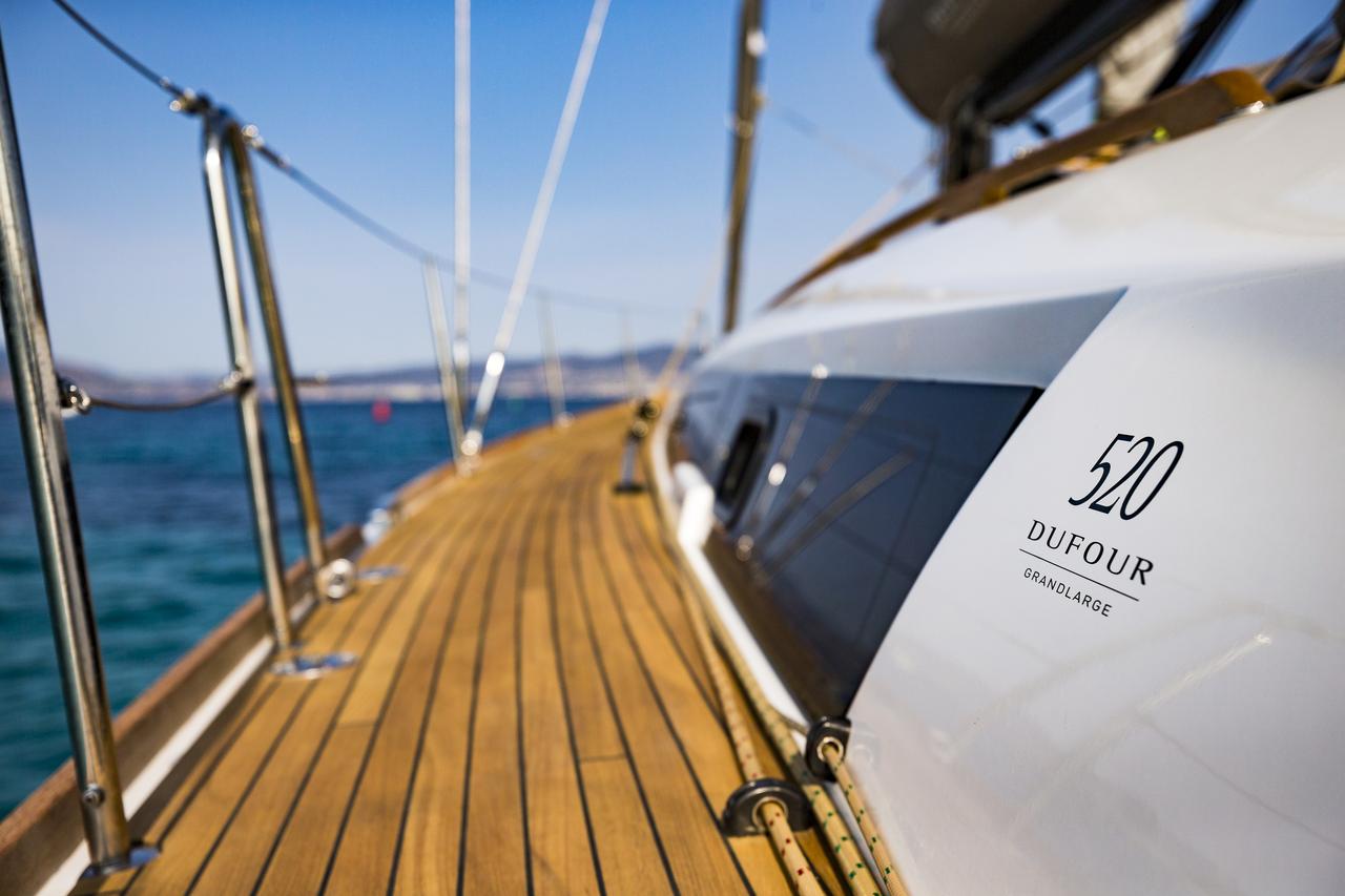 Dufour 520 GL — photo 11