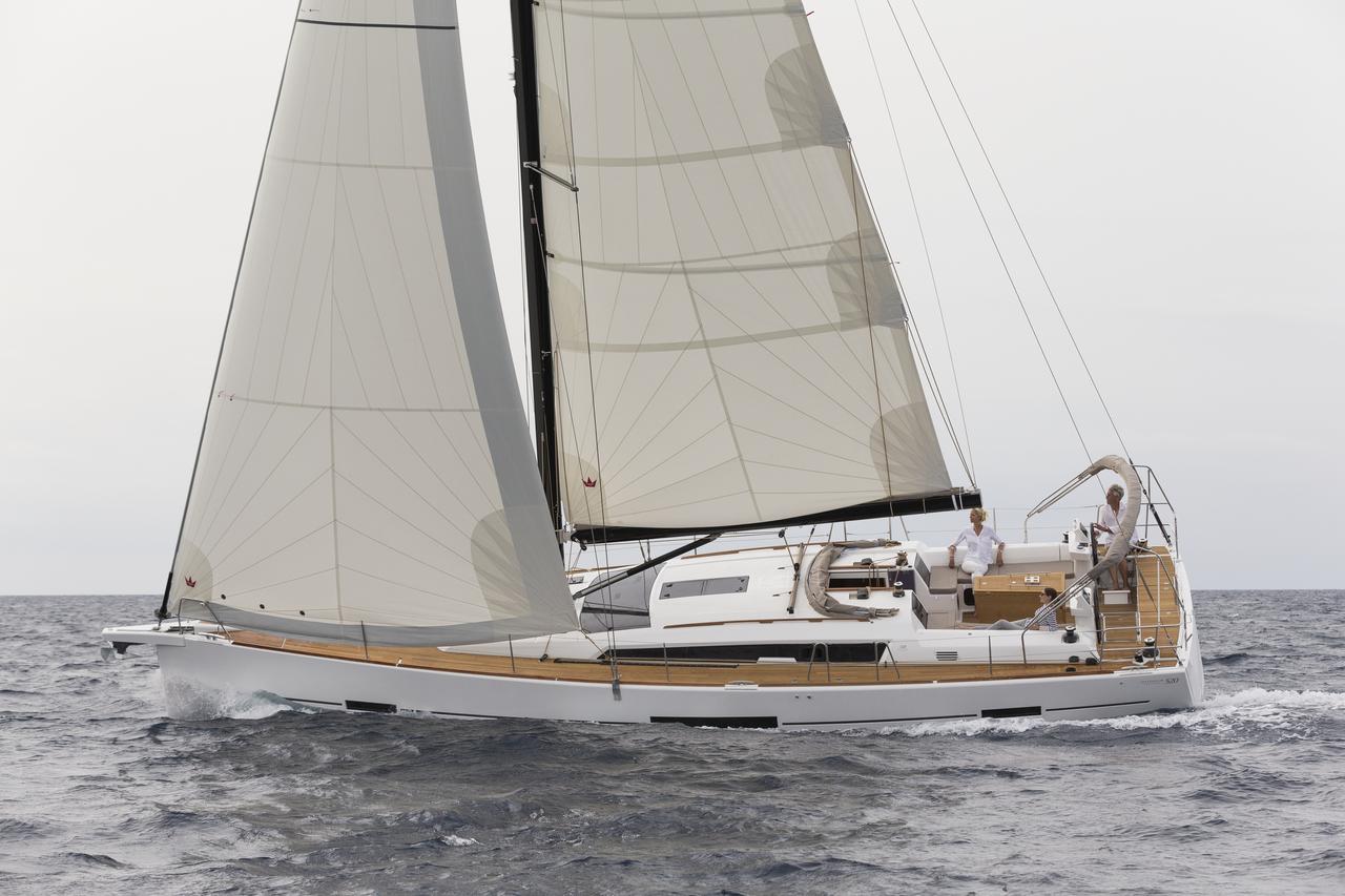 Dufour 520 GL — photo 17