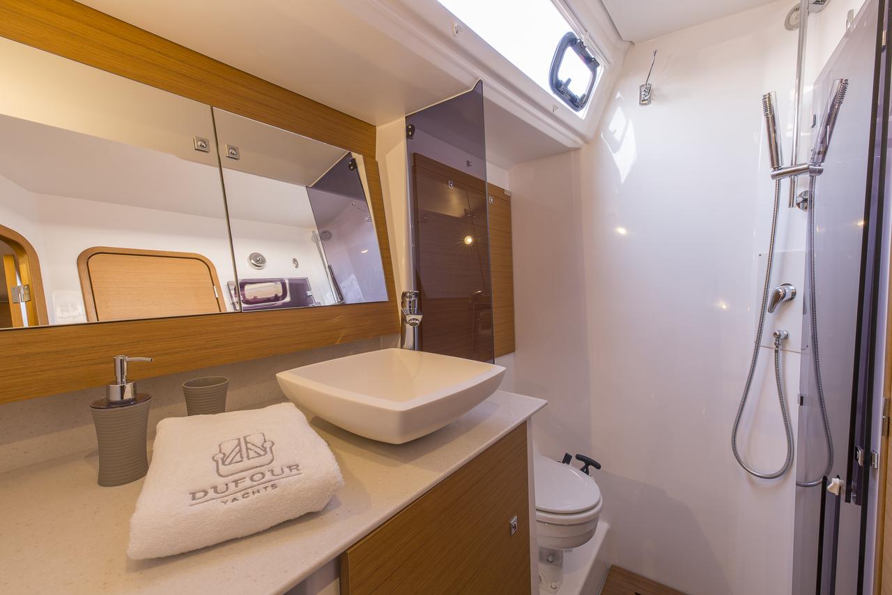 Dufour 520 GL — photo 24