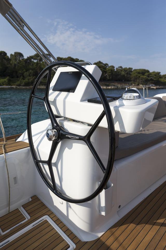 Dufour 520 GL — photo 9