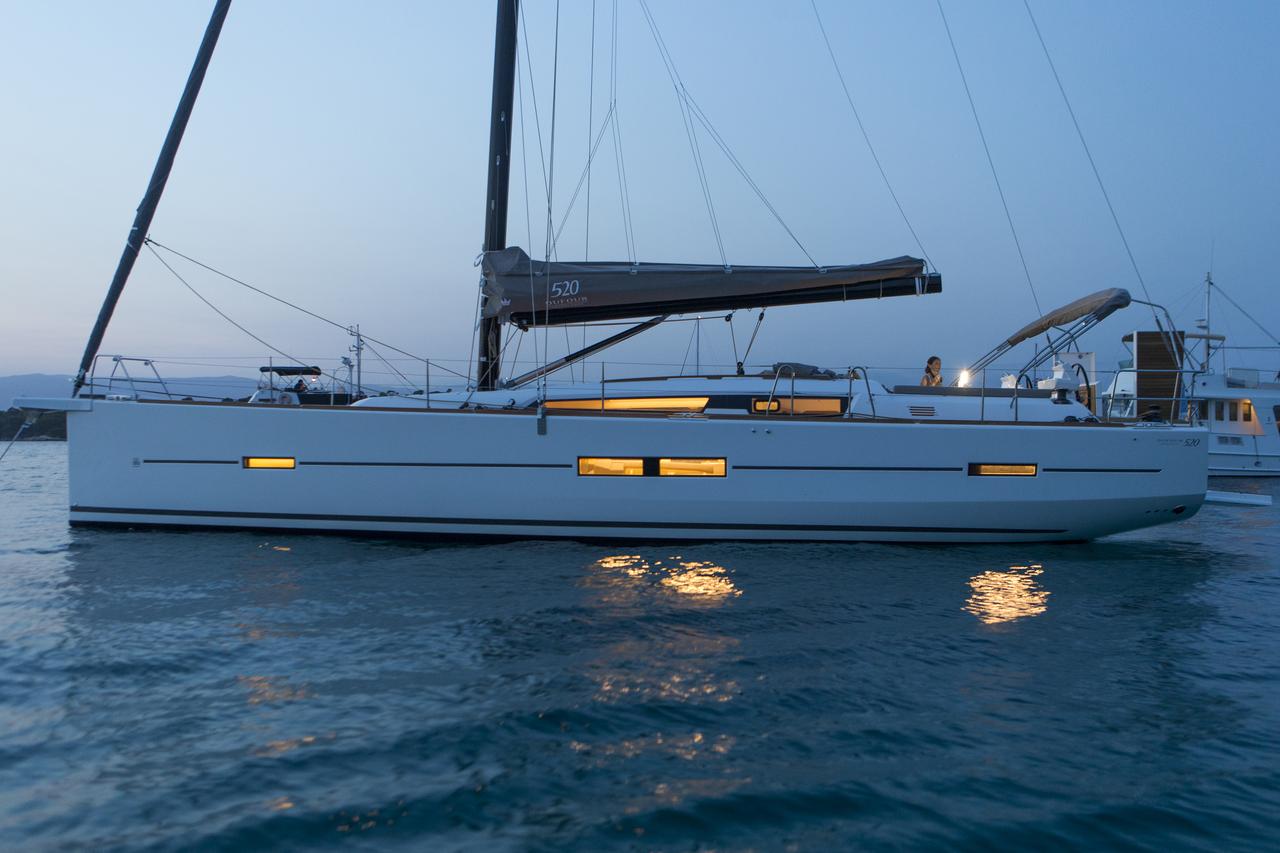 Dufour 520 GL — photo 16