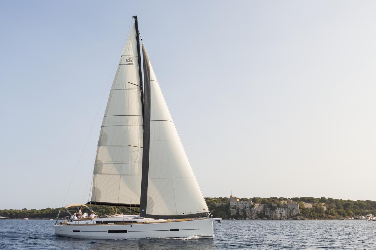 Dufour 520 GL — photo 18