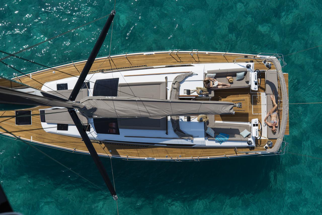 Dufour 520 GL — photo 19