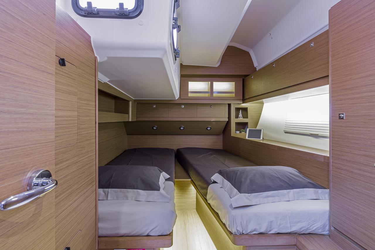 Dufour 520 GL — photo 23
