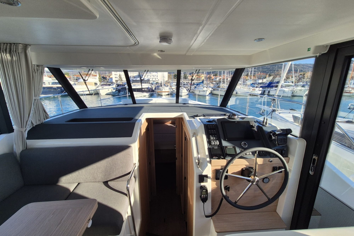 Swift Trawler 41 — photo 9