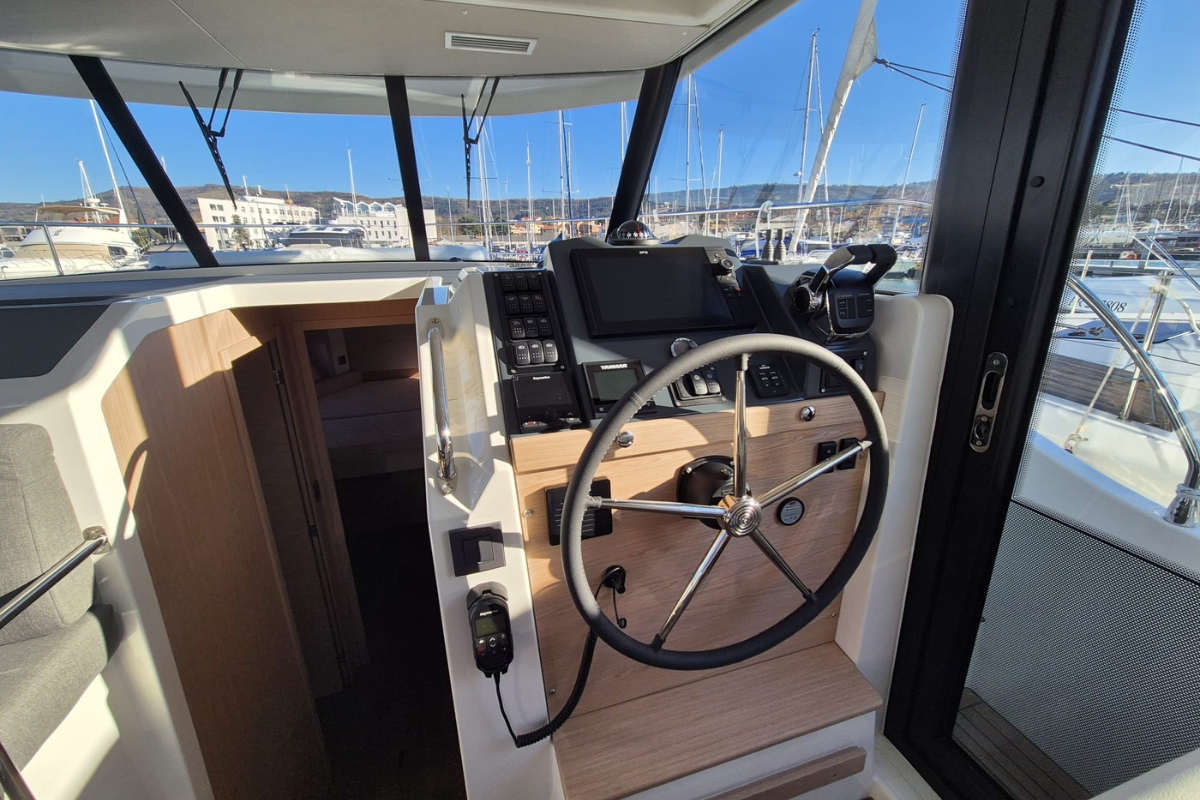 Swift Trawler 41 — photo 10