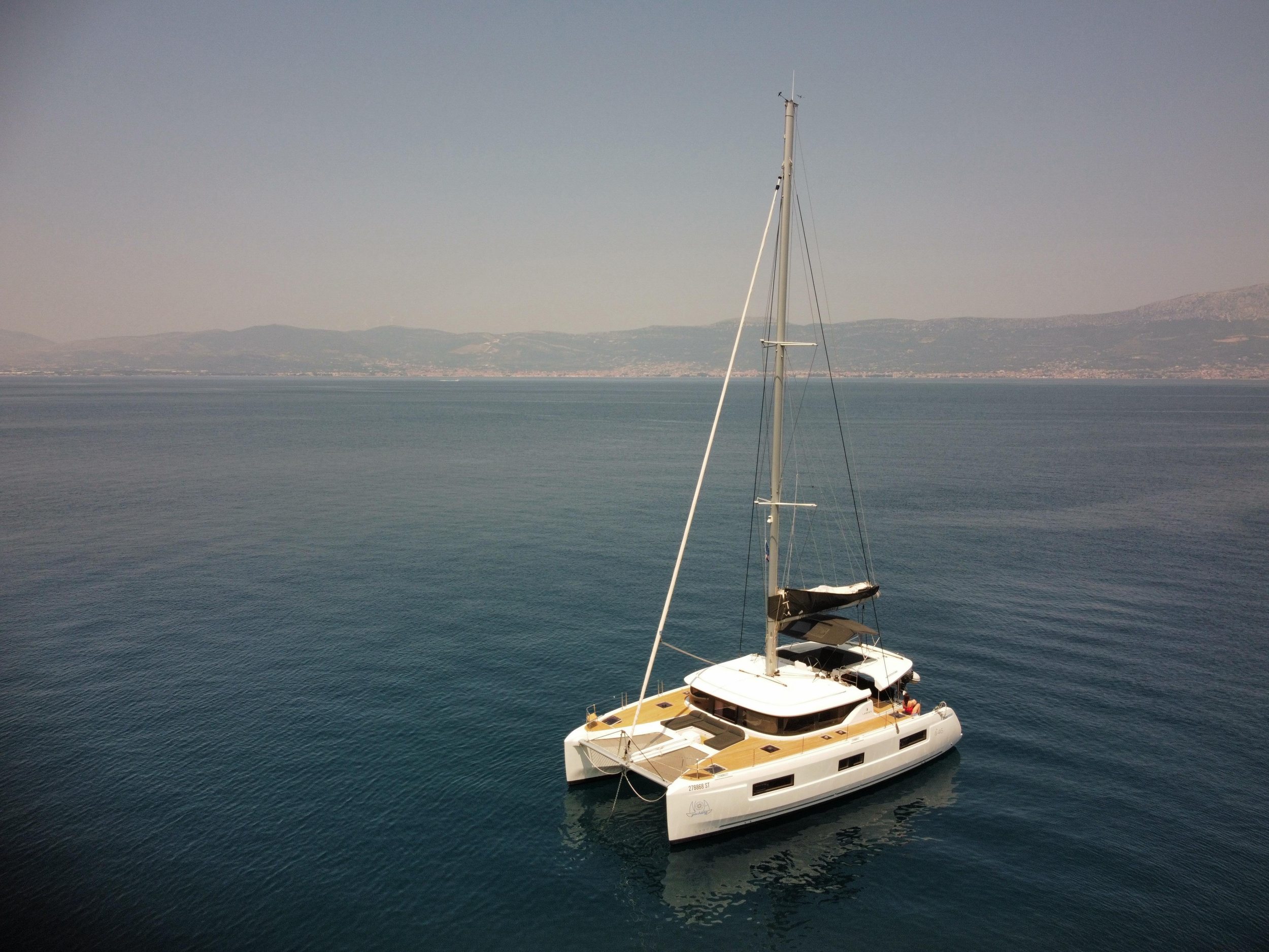 Lagoon 46 OW - 3 + 2 cab. — photo 1