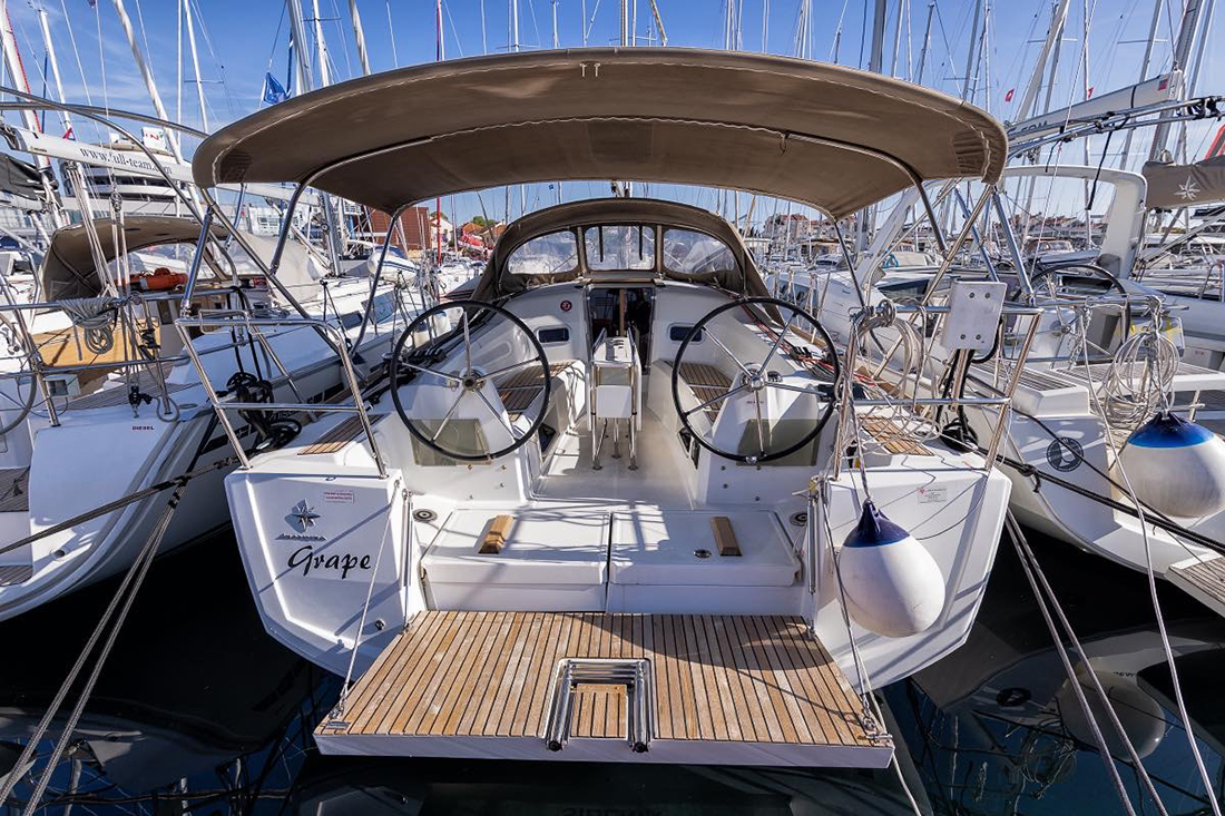 Sun Odyssey 349 - 3 cab. — photo 1