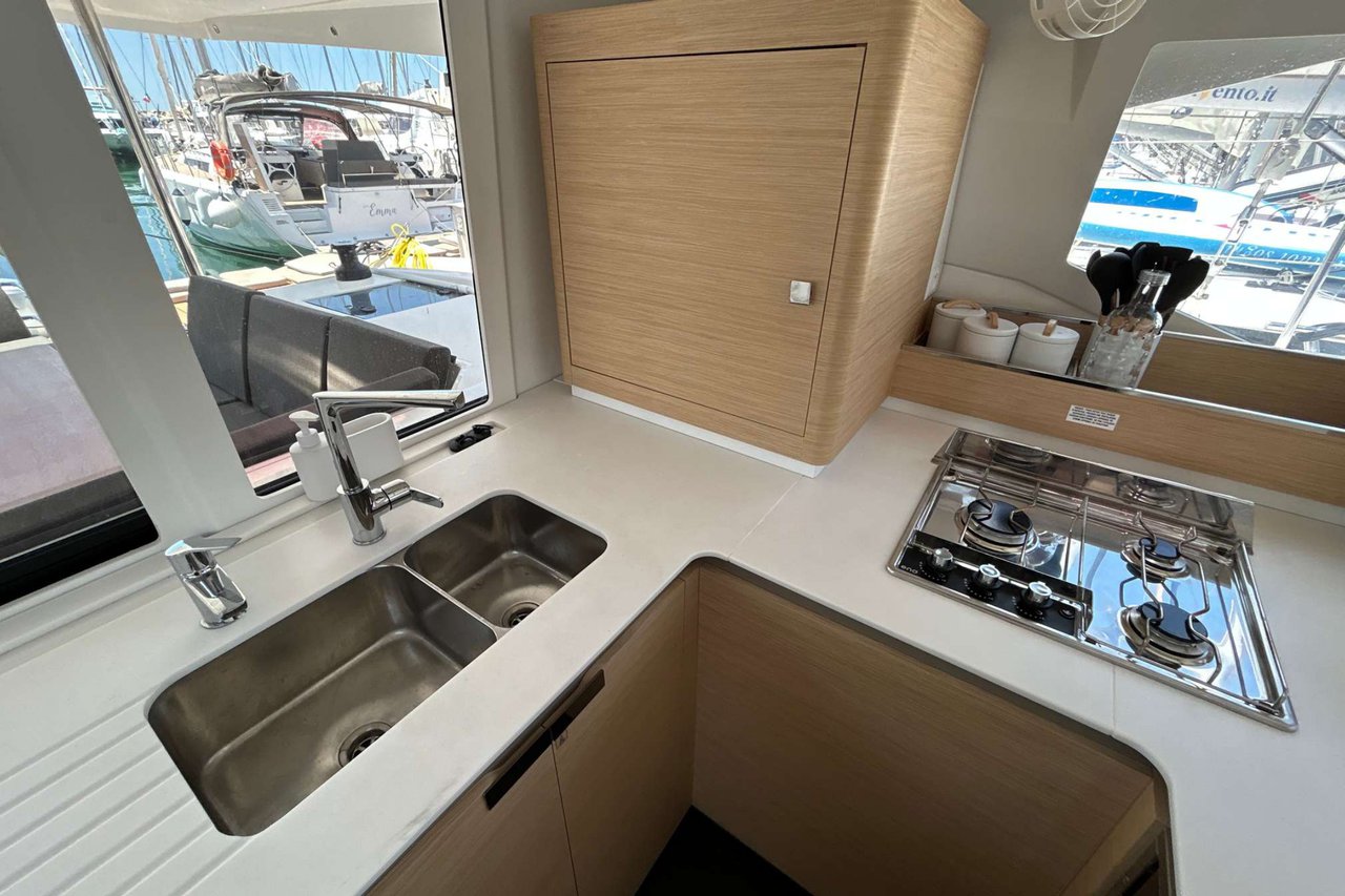 Fountaine Pajot Astrea 42 - 4 + 1 cab. — photo 3