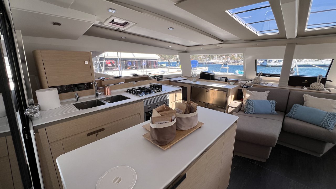 Fountaine Pajot Aura 51 — photo 11