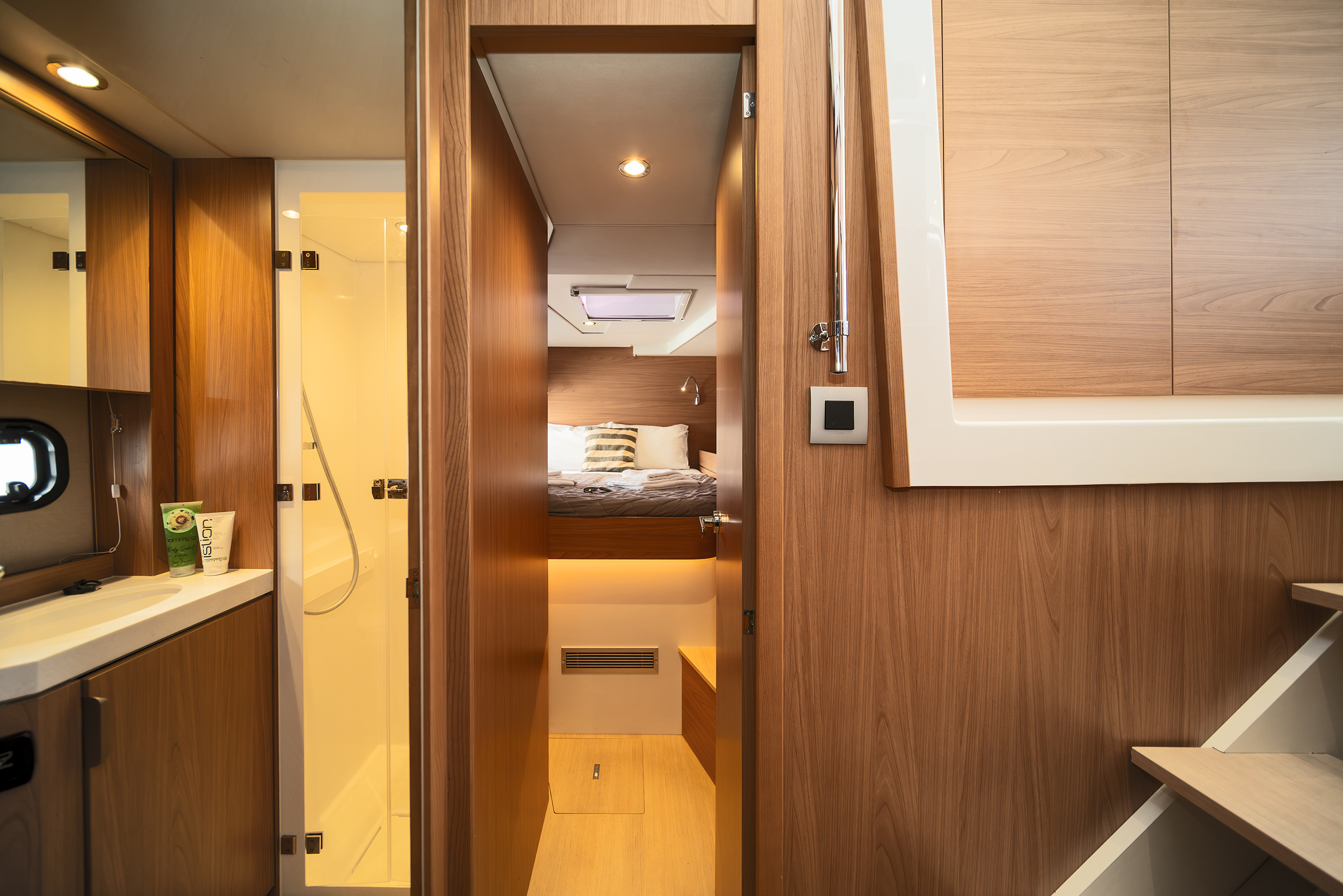 Bali 4.6 - 5 + 1 cab. — photo 23