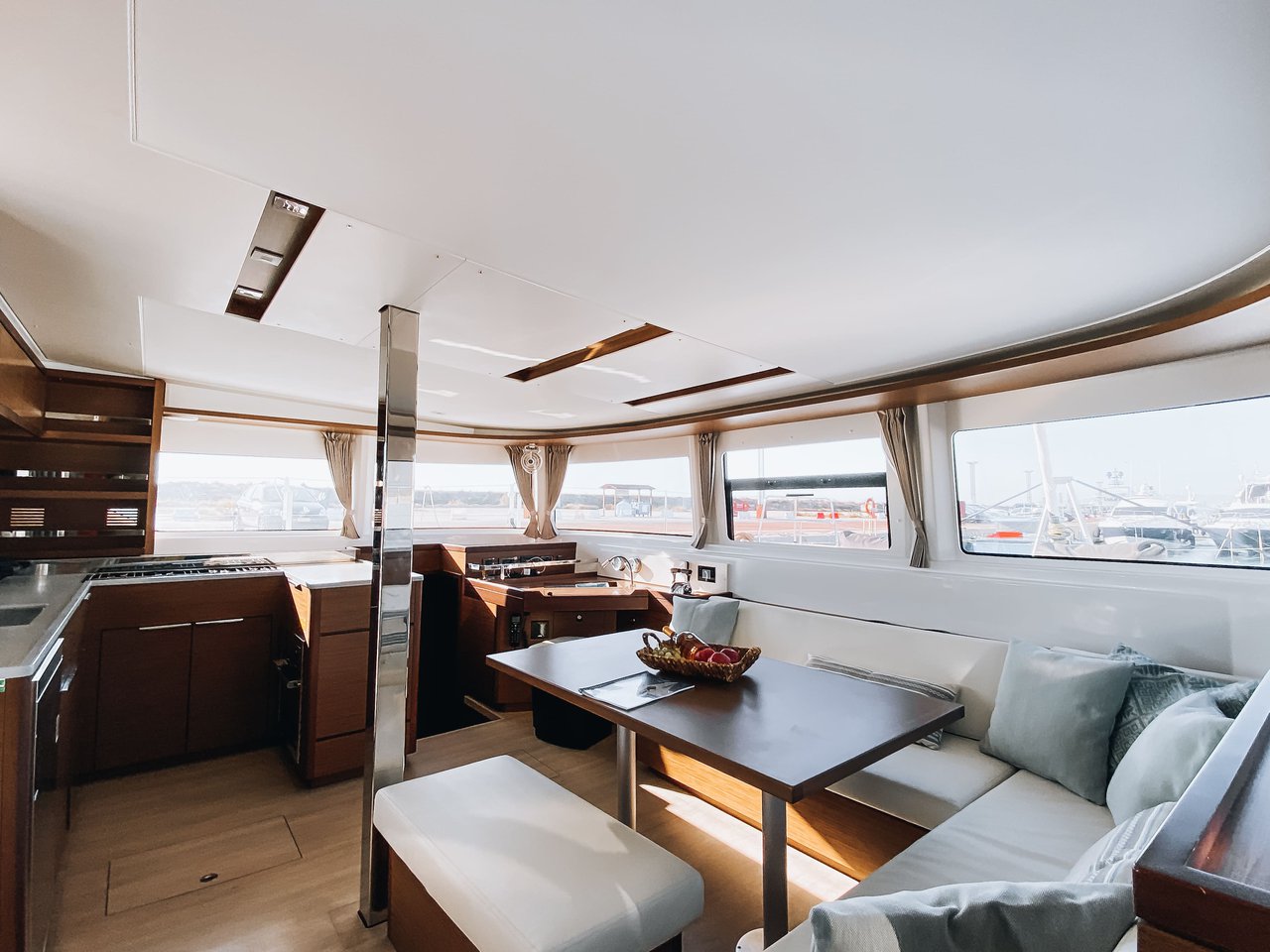Lagoon 46 - 4 + 1 cab. — photo 13