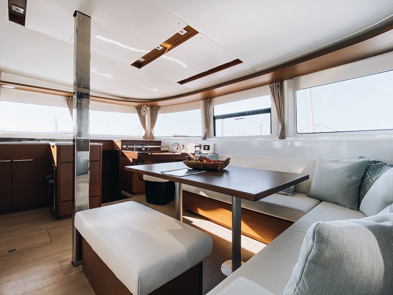 Lagoon 46 - 4 + 1 cab. — photo 14