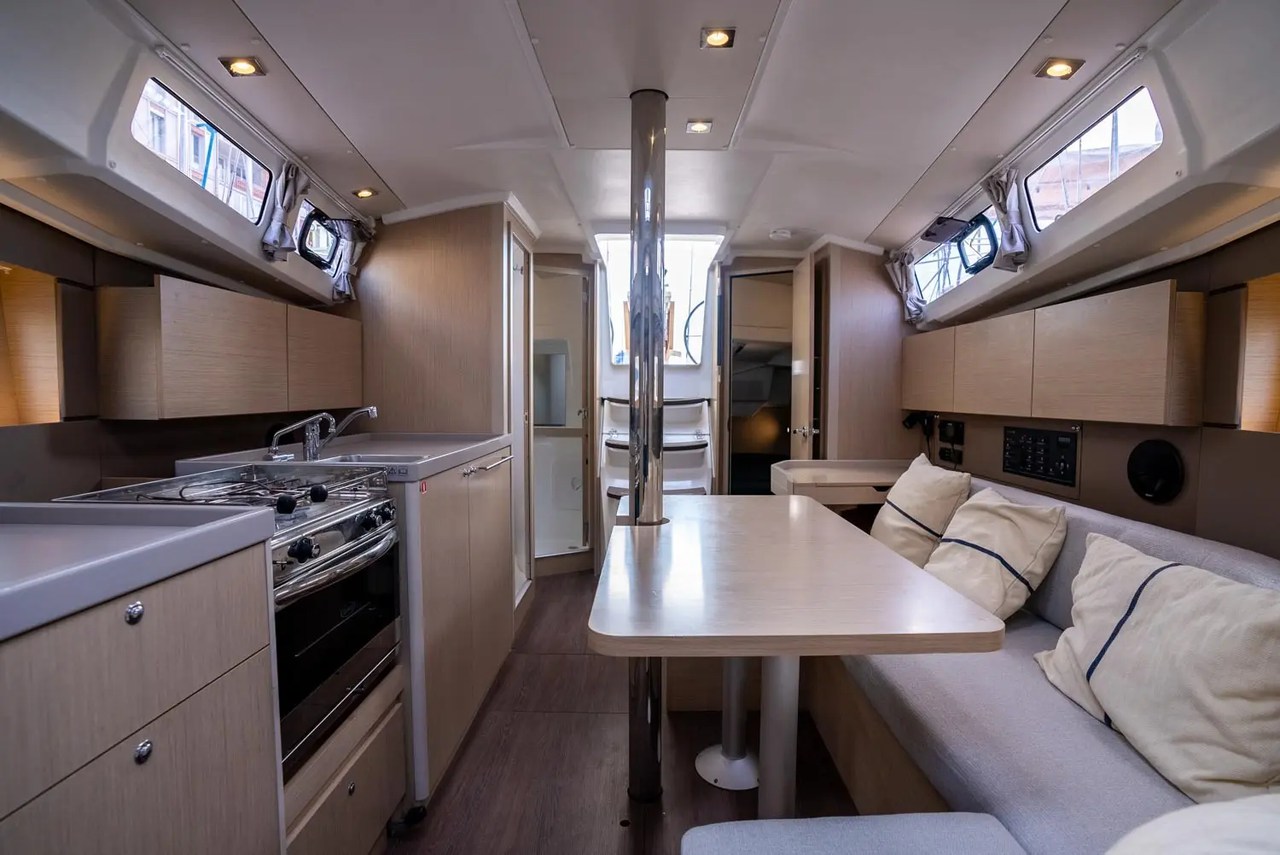 Oceanis 35.1 — photo 6