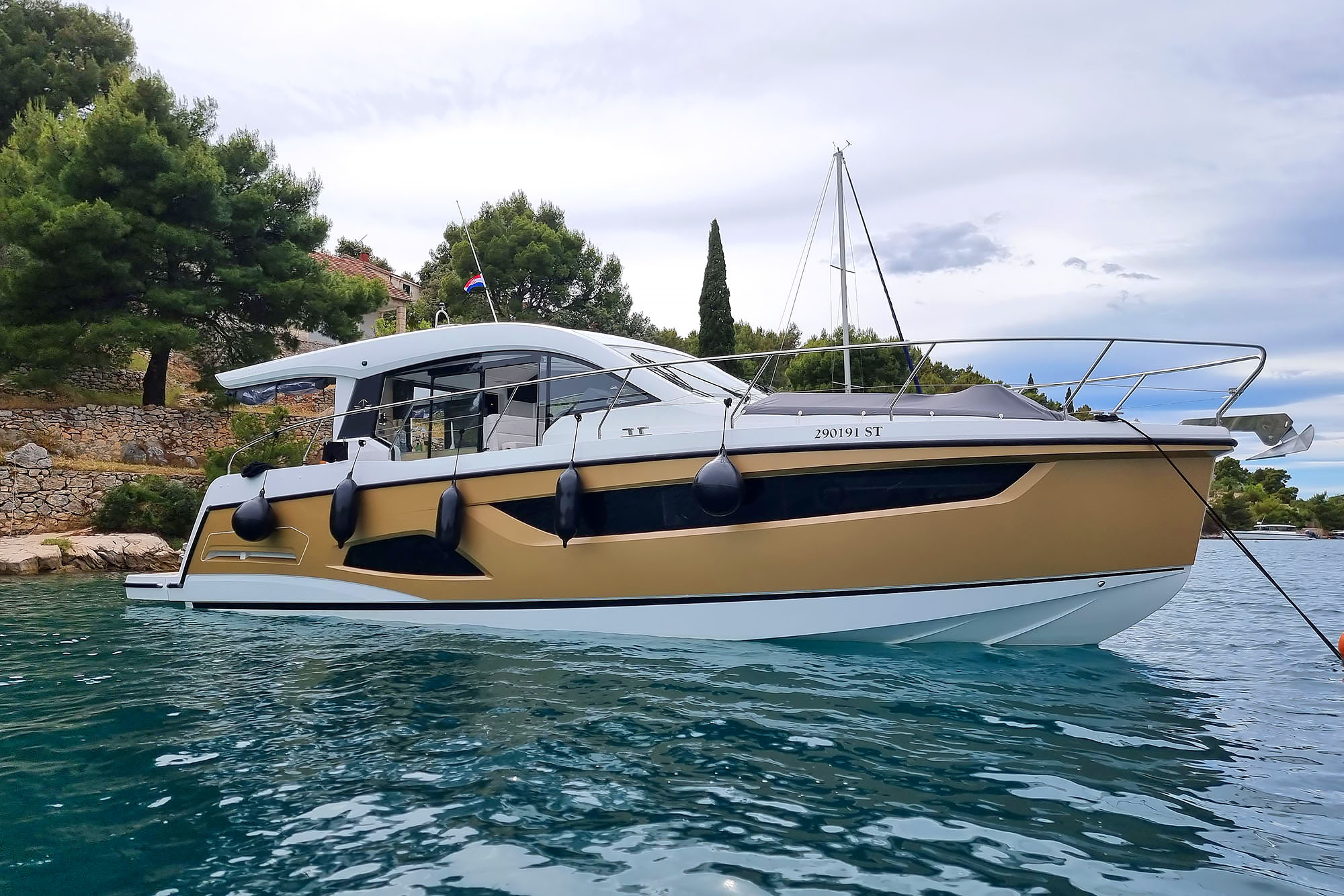 Sealine C390 — photo 1